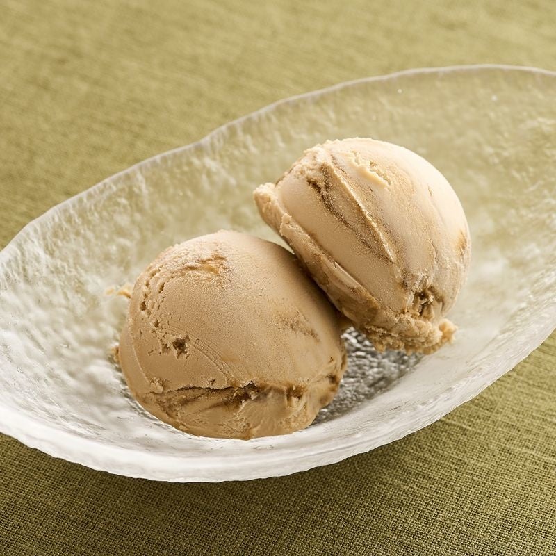 沖縄黒糖アイス　429円 黒糖の深い味わいが口の中で広がります。