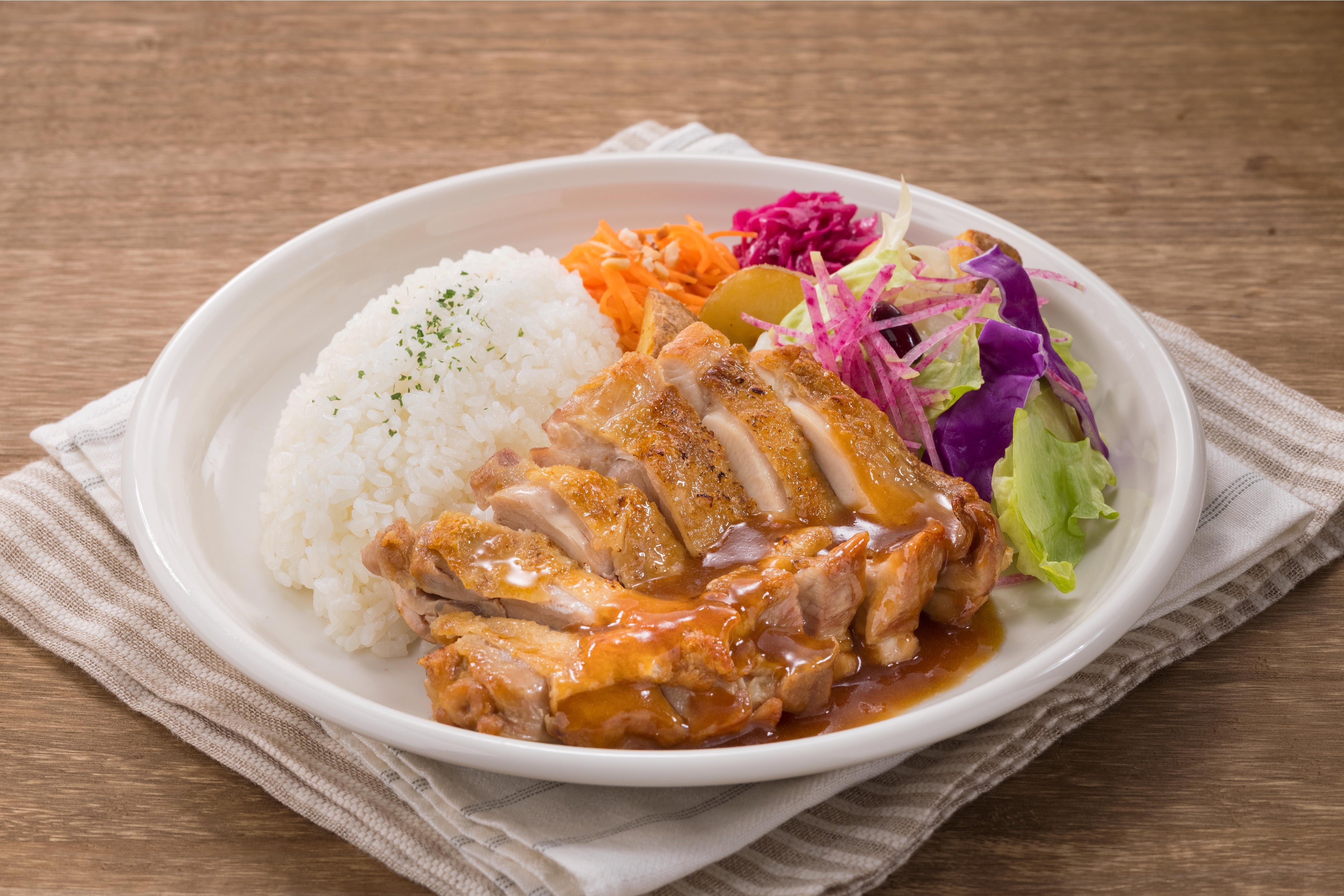 あまに鶏のグリルチキンライス自家製グレービーソース仕立て