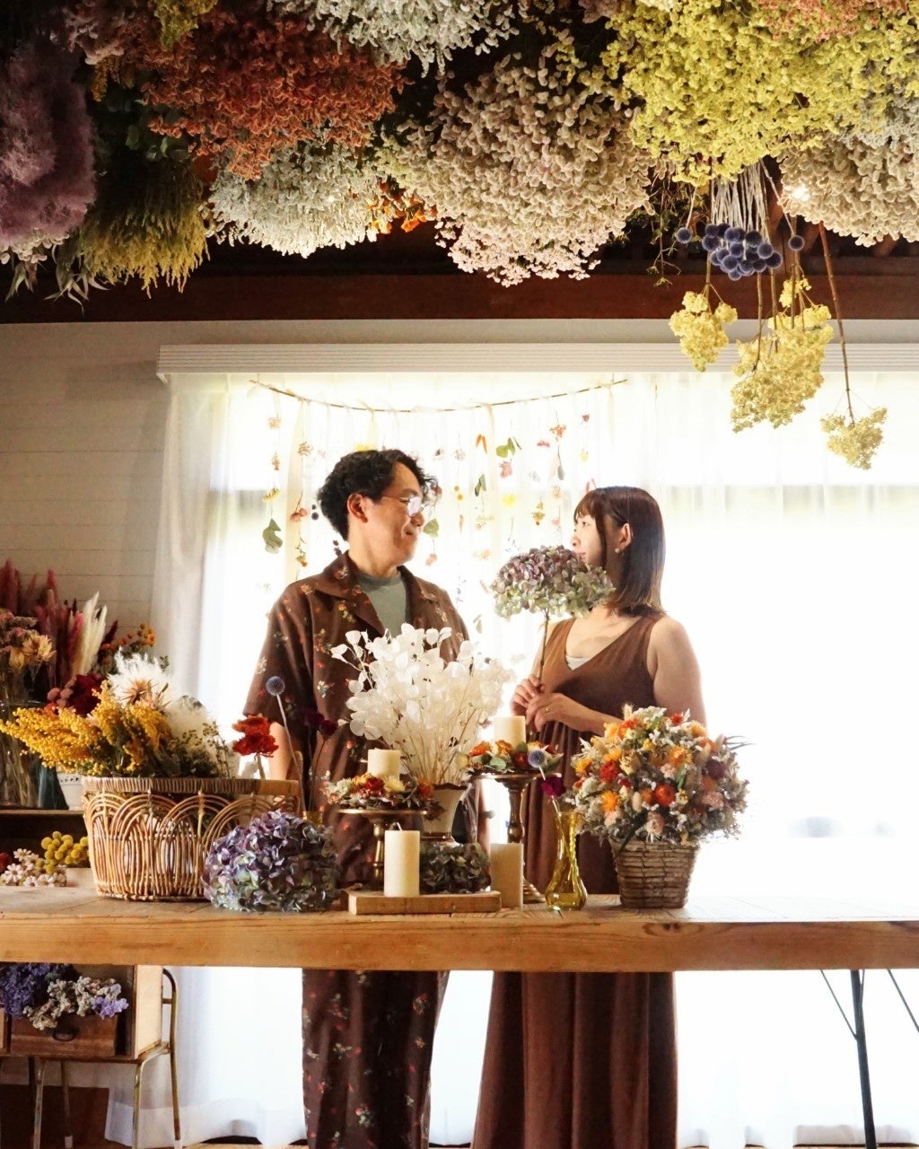 天井のお花もとても素敵な高砂空間