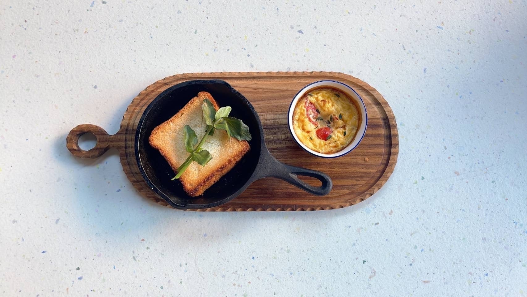 米粉トーストと卵オムレツココット