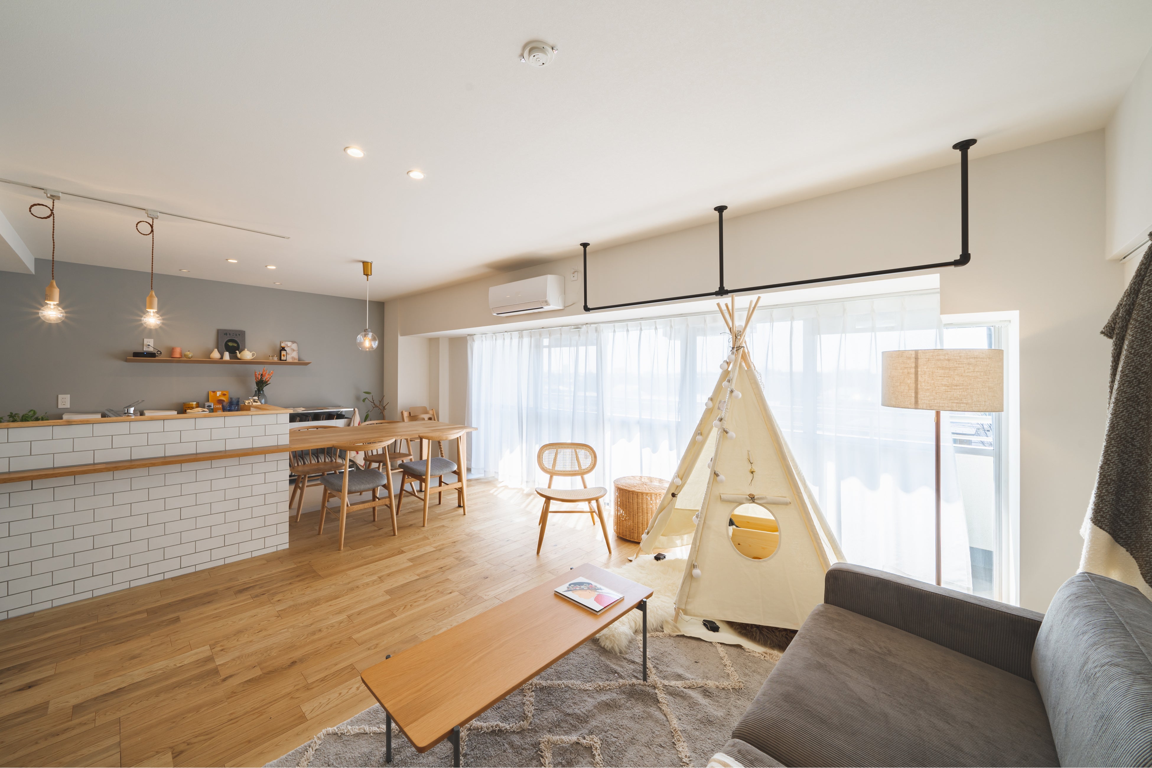 リビングには、ファミリー向けを意識したインテリアの提案