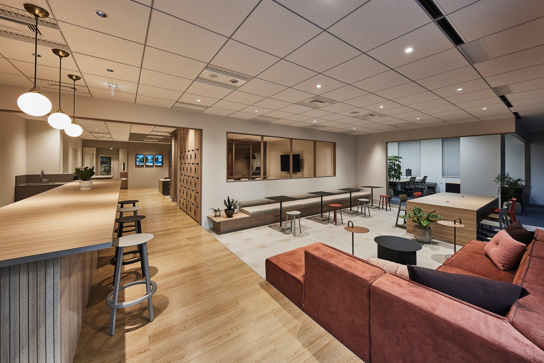 各エリアが分かれつつも、繋がりのある空間に