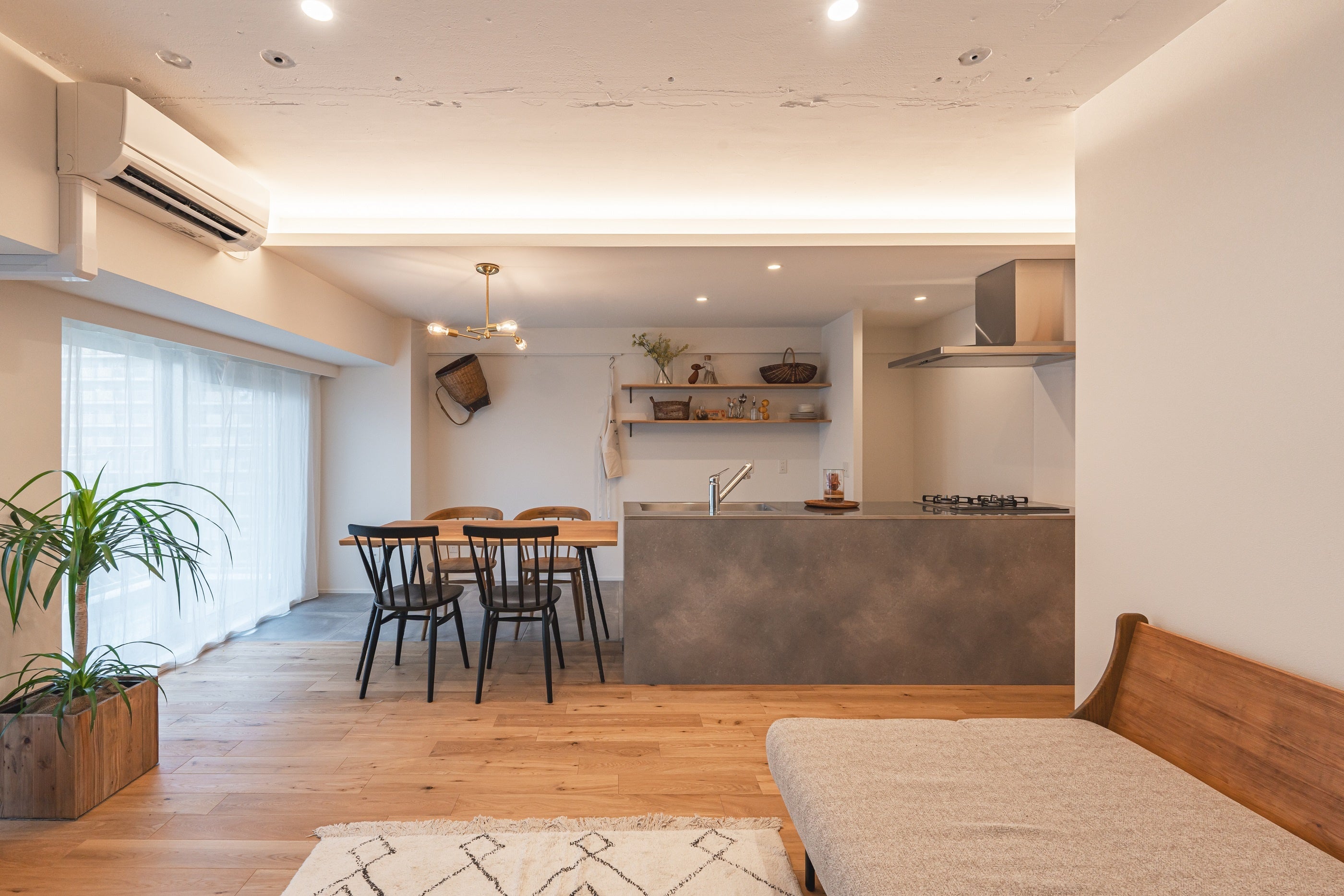 造作キッチンのようなデザイン・仕上がりを楽しめるカウカモオリジナルのキッチン