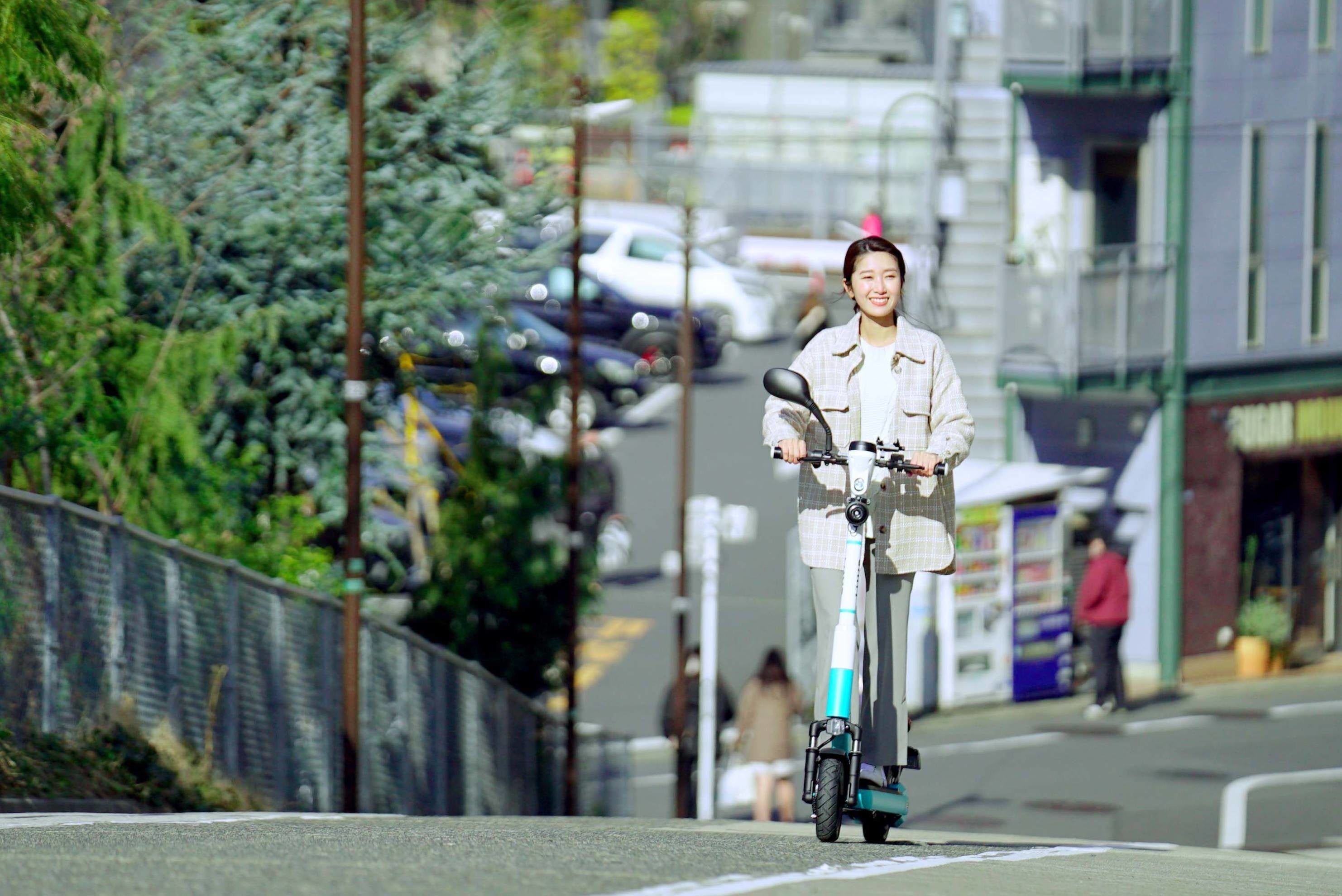 新しい電動キックボードの走行イメージ