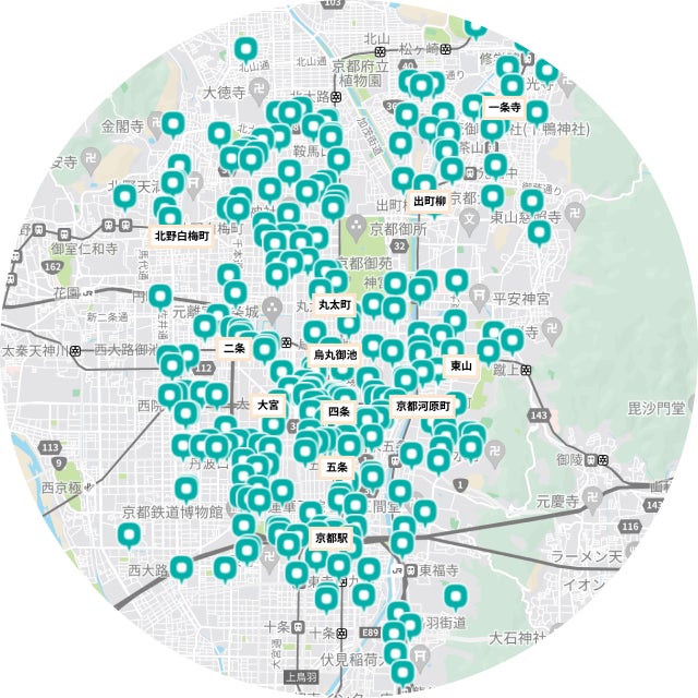 Luupは、2021年11月より電動アシスト自転車のシェアリングサービスを京都市内で提供しています。 2022年3月には電動キックボードも導入し、現在250箇所以上にポートを設置しています。