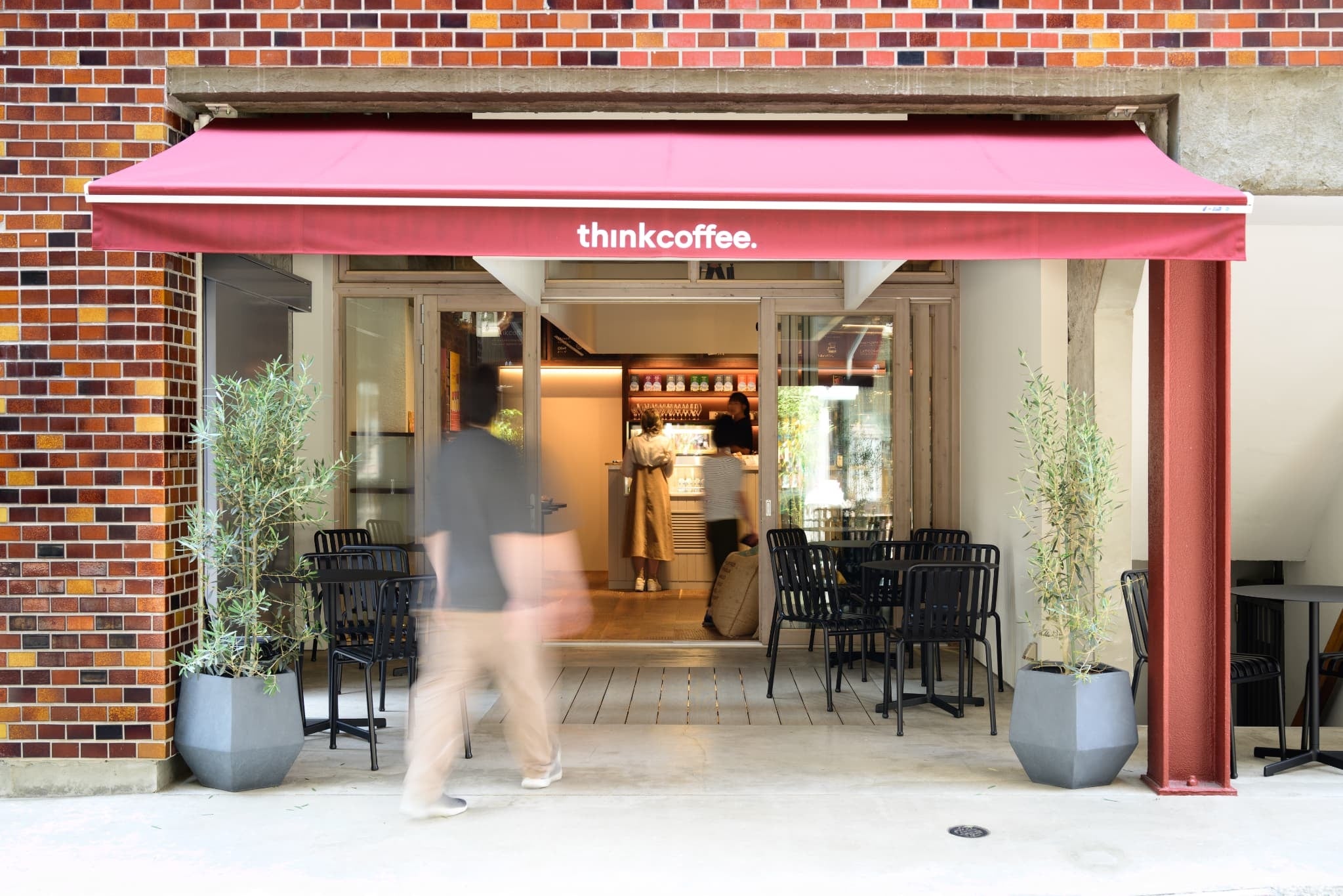 think coffee 店舗外観