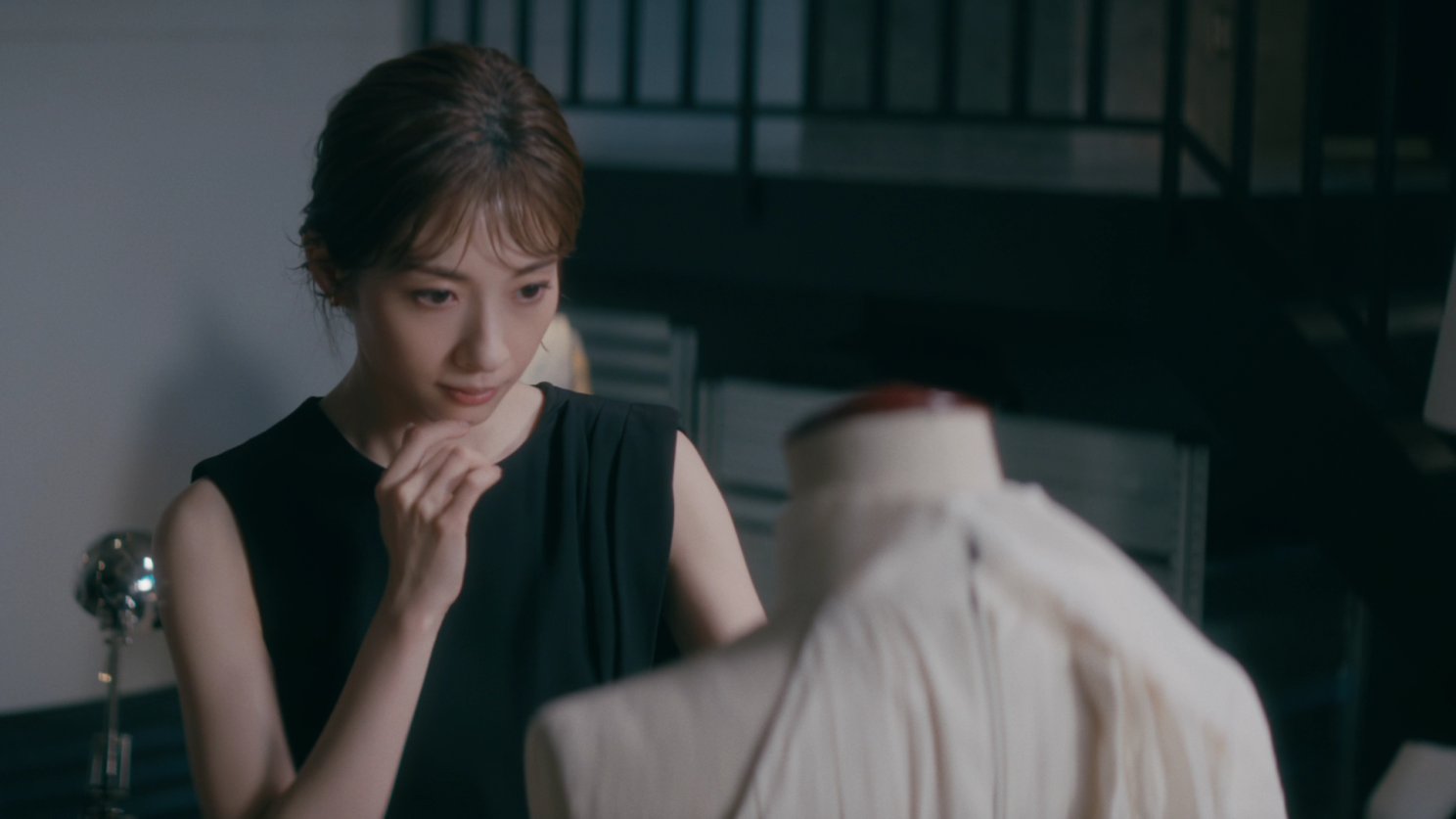 ヘレナ ルビンスタイン ブランド創立120周年】明日海りおが2人の女性を