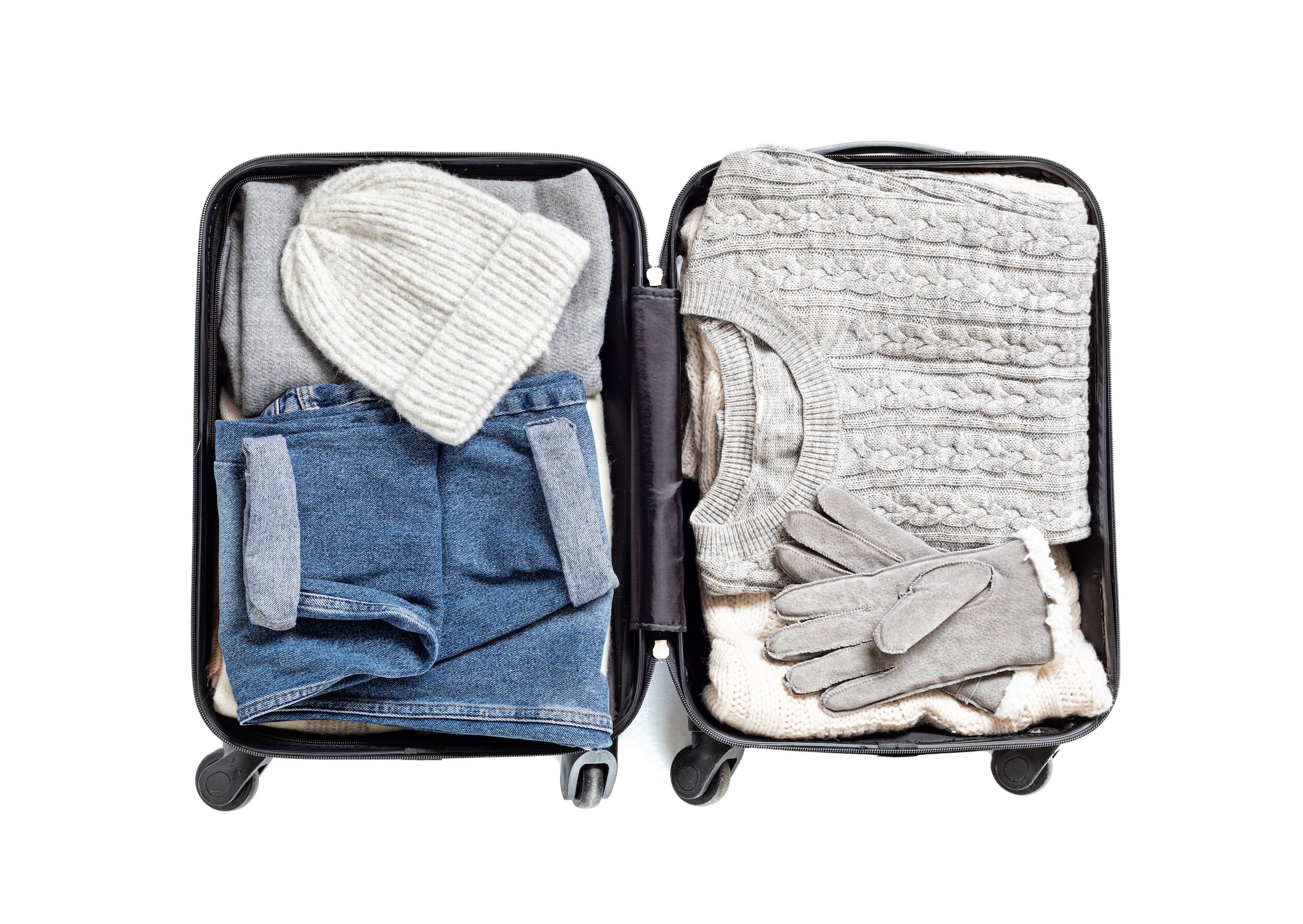 規定重量以内であれば、スーツケースに中身を入れたままお預けいただけます。