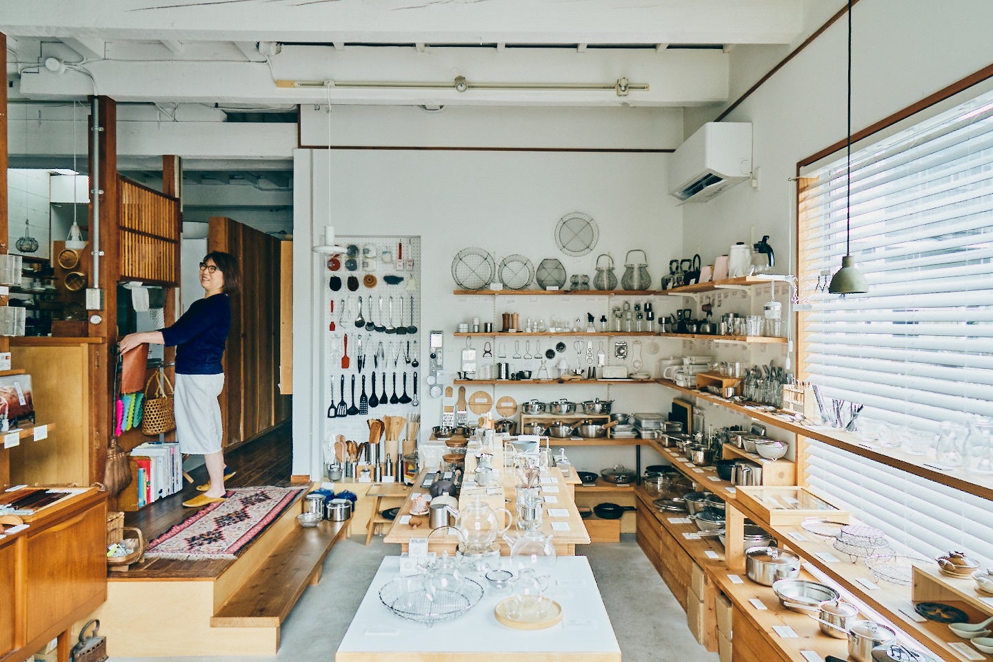 道具好きな人々や、土切さんとおしゃべりしたい人々が遠方からもやってきます。