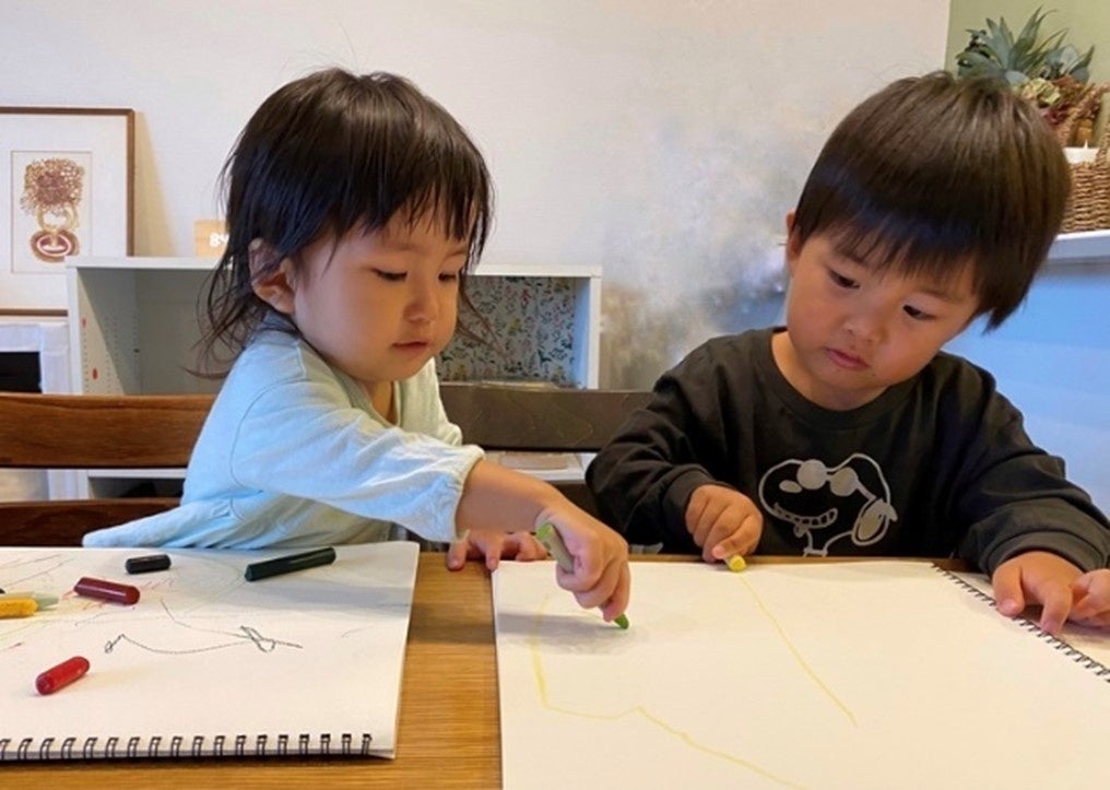 【写真】清野さんのお子さんが当商品で遊んでいる様子