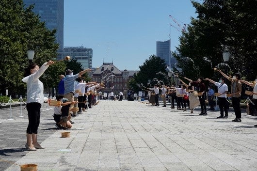 「丸の内 de 打ち水」過去開催時の様子