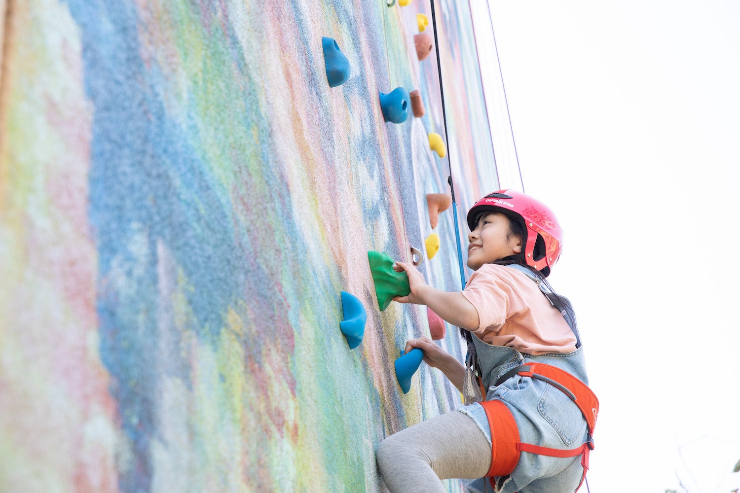 学校の壁を登る 千葉のグランピング施設bubresortでウォールクライミング開催 株式会社bubのプレスリリース 学校の壁を登る 千葉のグランピング施設bubresortでウォールクライミング開催 株式会社bubのプレスリリース