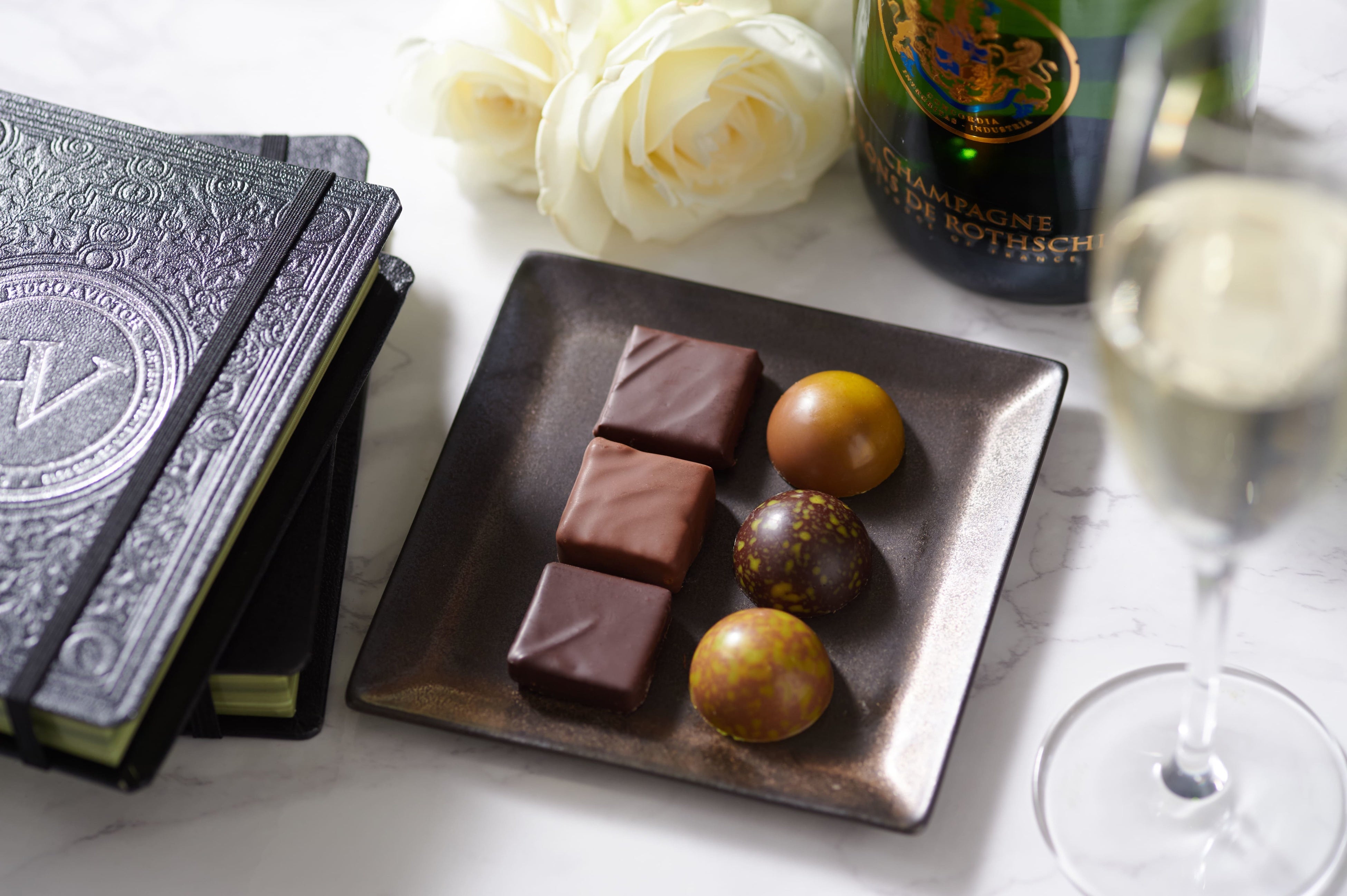 HUGO ＆ VICTOR　「カルネ シ ミックス」