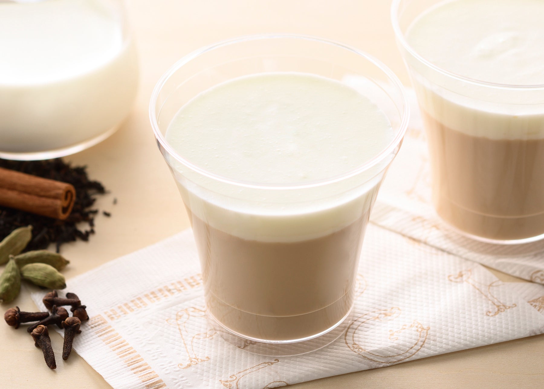 本場インドのチャイをイメージして、シナモンを贅沢に効かせました。