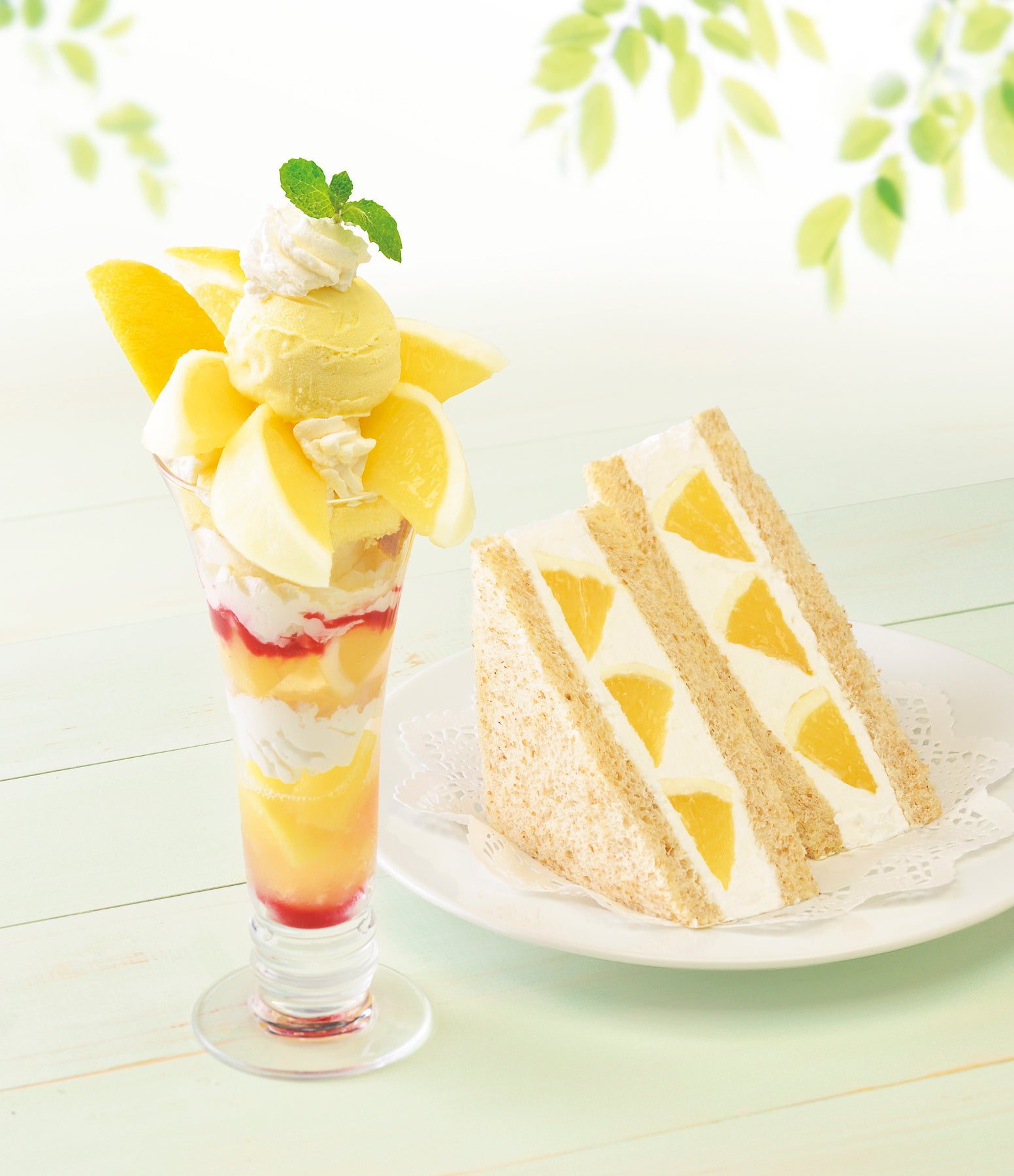 左：宮崎県産 日向夏のパフェ　　右：宮崎県産 日向夏のフルーツサンドウィッチ