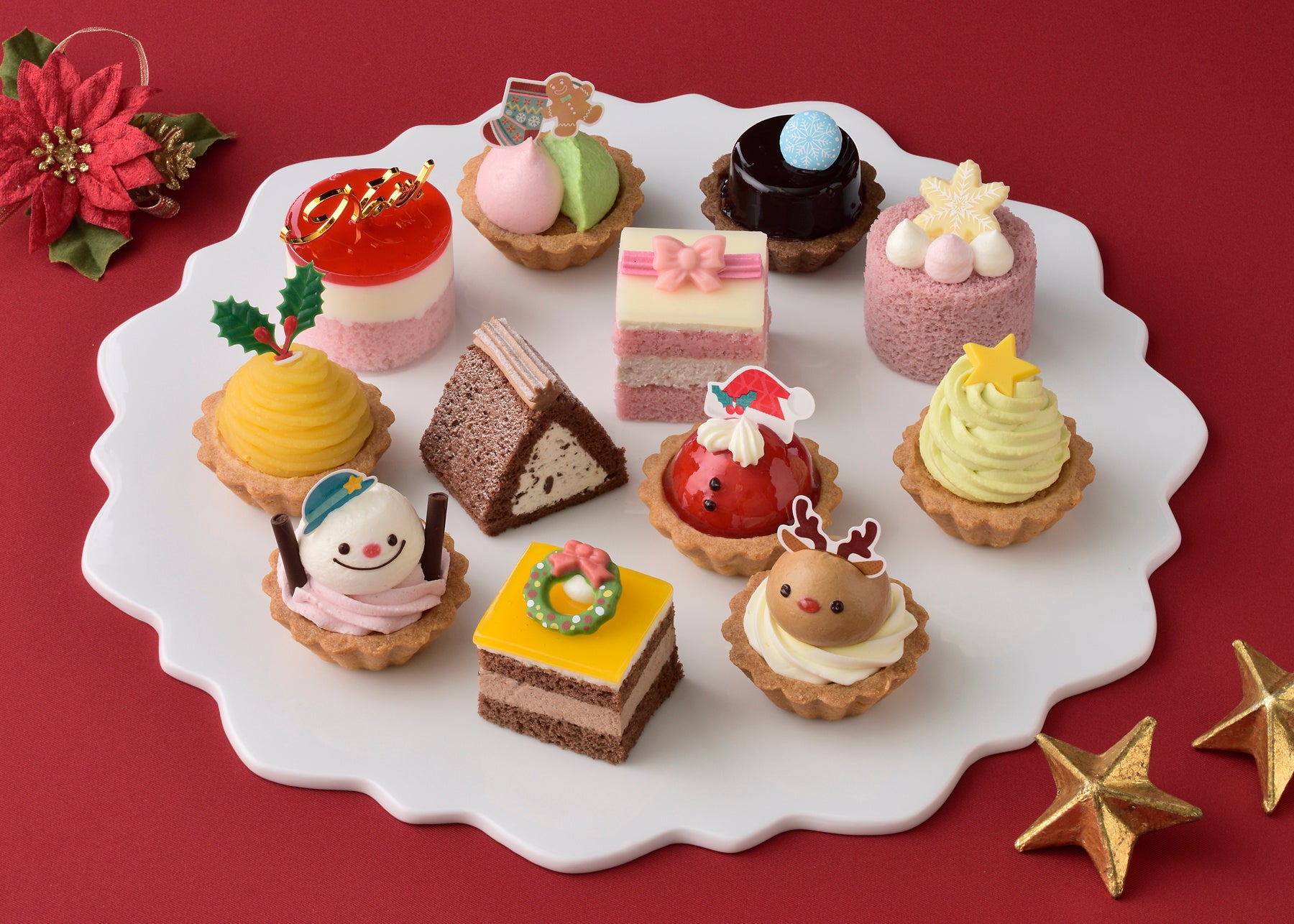 クリスマスのモチーフをかわいいプチケーキにデザインしてアソートした「クリスマスパーティー（12個入）」
