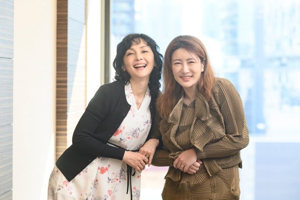 南果歩さん中野信子さん（Ⓒ文藝春秋）