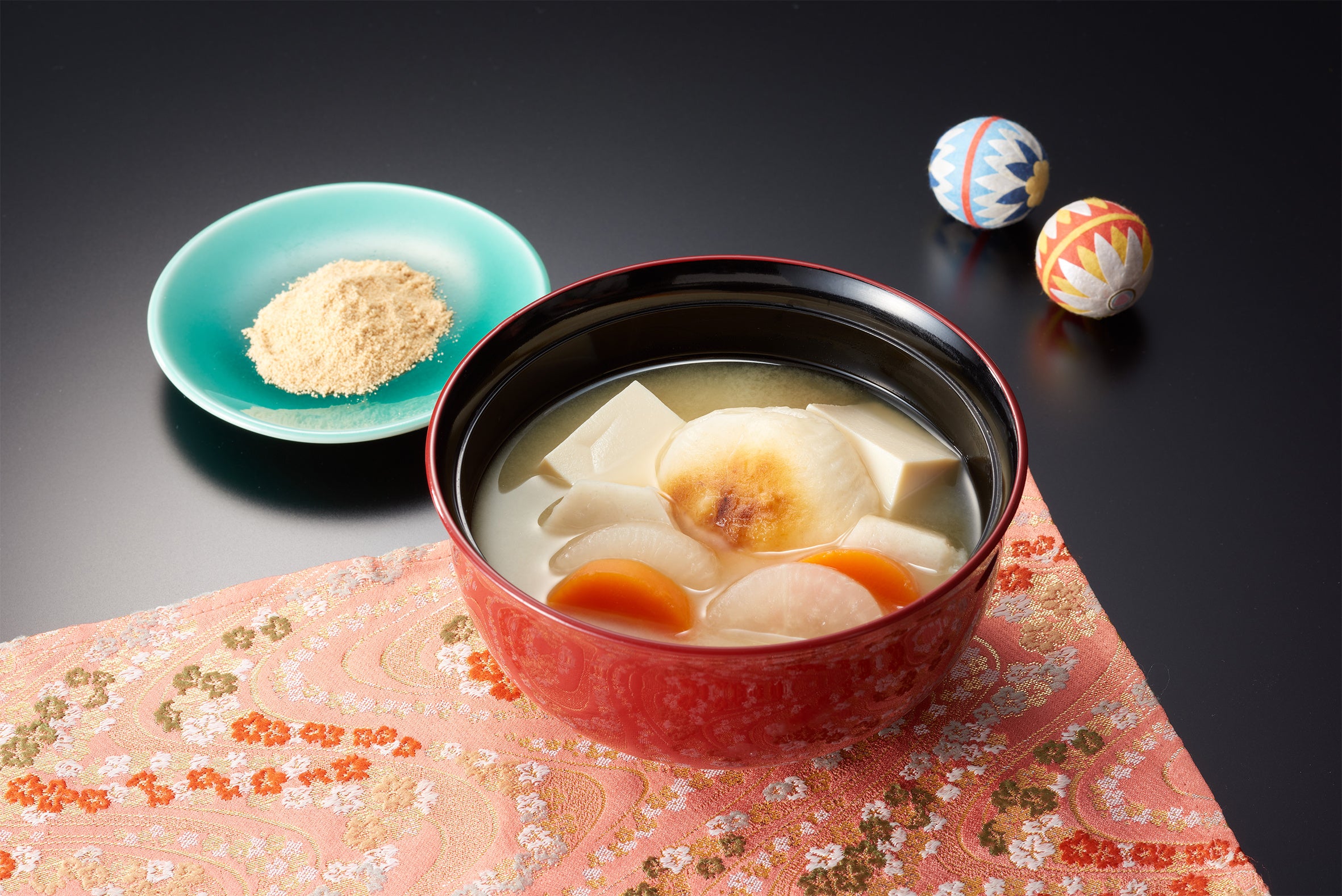 きな粉雑煮(奈良県) ／角餅