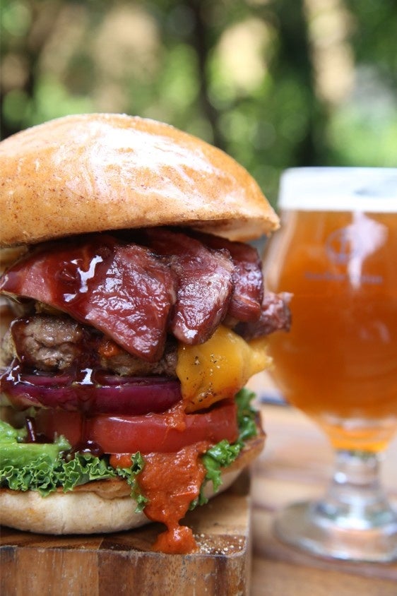 まもなく晩夏！ビール片手にバーガーにかぶりつけ！！サーロイン
