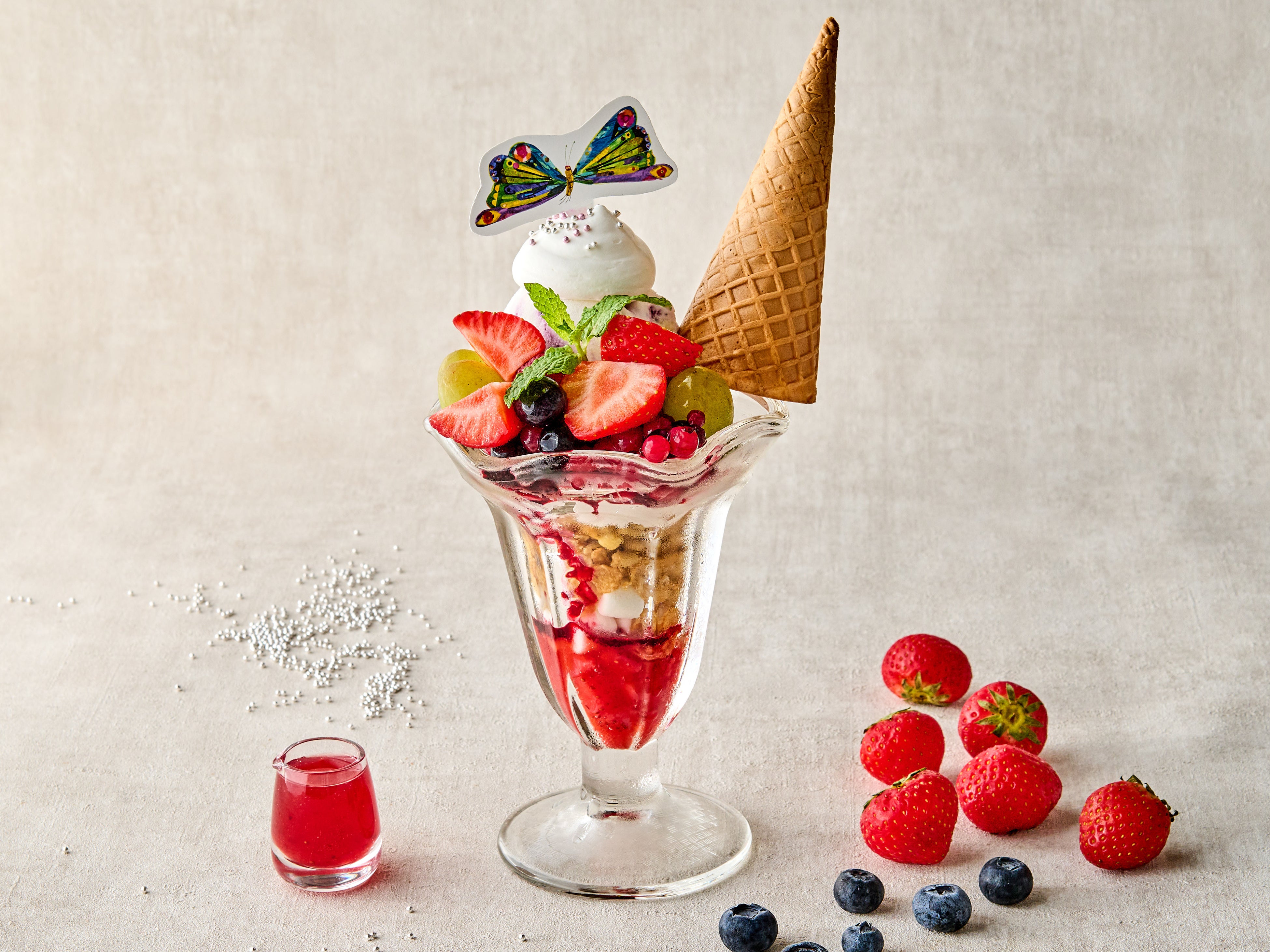 ちょうちょのホリデーベリーパフェ