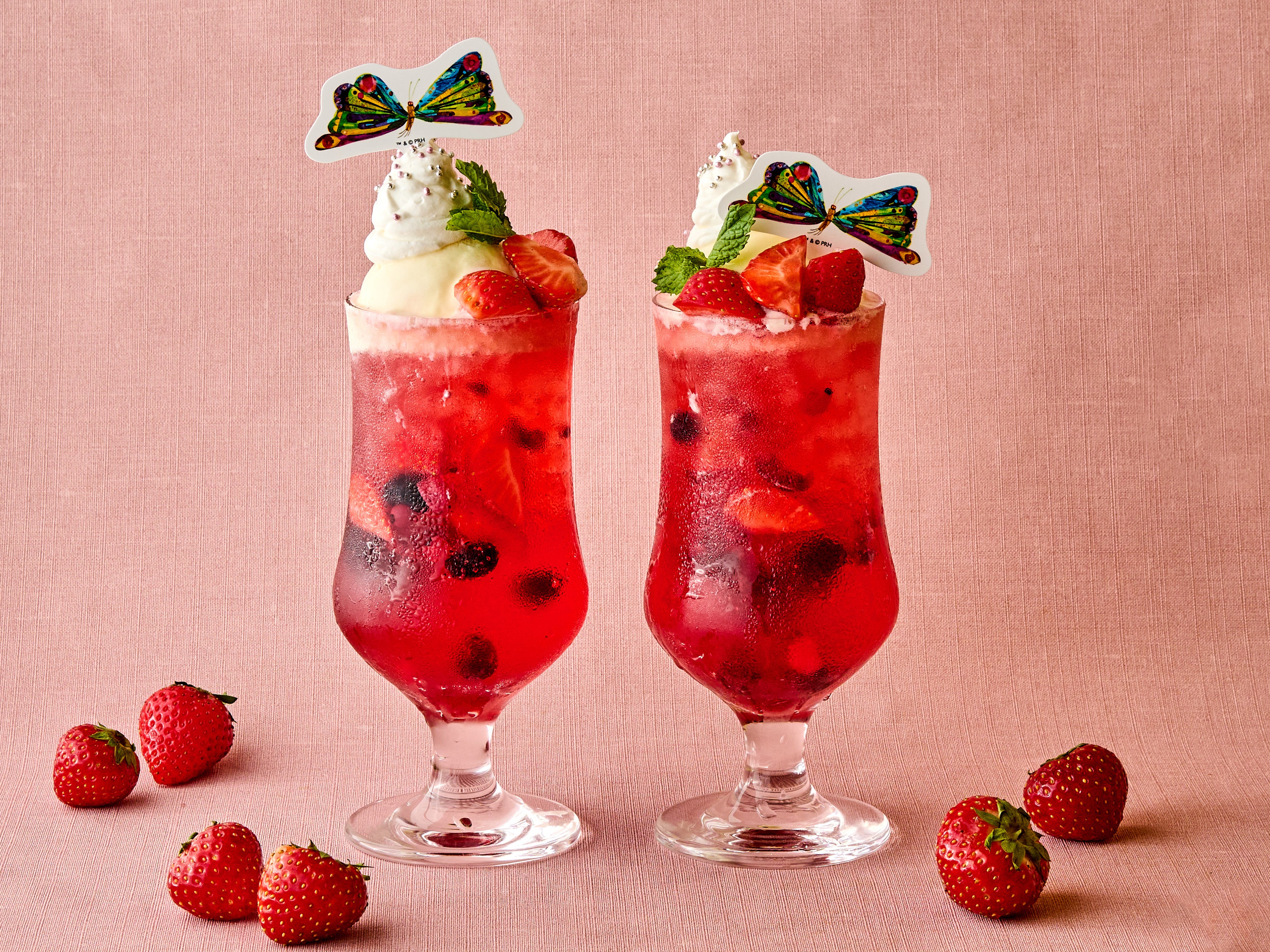 ちょうちょのラブリーベリークリームソーダ
