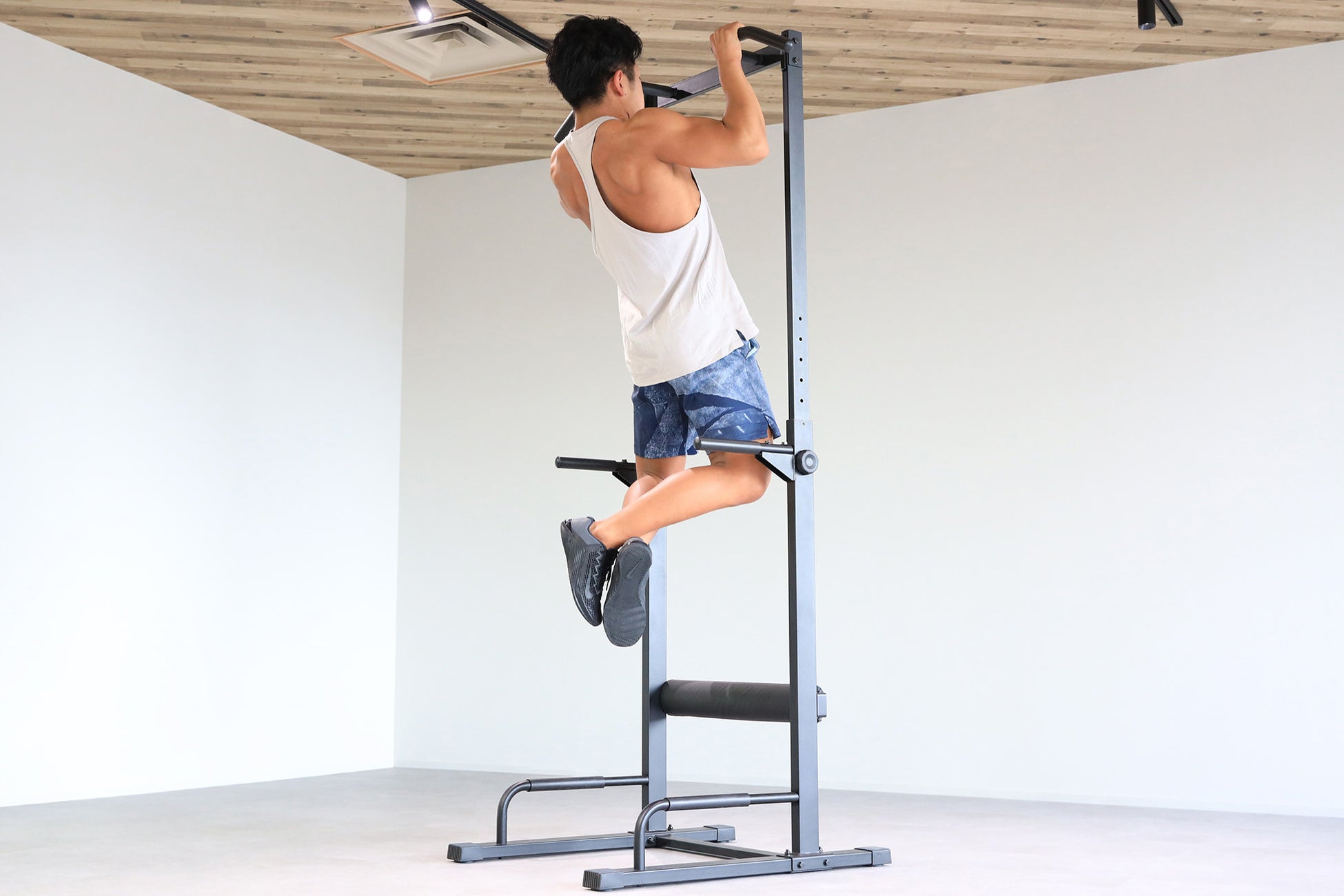 自宅で本格的なトレーニングができるマルチな懸垂器具 チンニングスタンド がリニューアルして新登場 フューチャー株式会社のプレスリリース 自宅で本格的なトレーニングができるマルチな懸垂器具 チンニングスタンド がリニューアルして新登場 フューチャー株式会社のプレスリリース