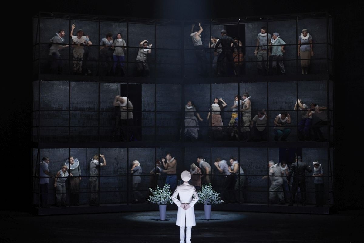 ロッテ・デ・ベア演出、シュトゥットガルト州立歌劇場公演より。Photos:ⓒ Matthias Baus