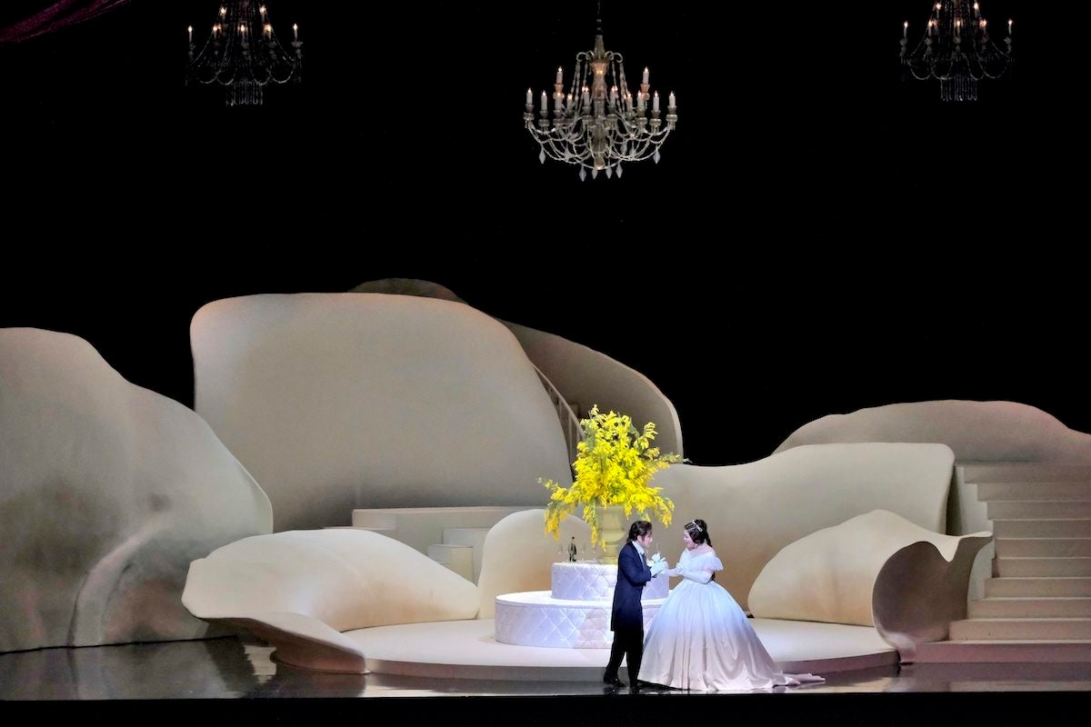 2020年2月上演の『椿姫』より　撮影：三枝近志