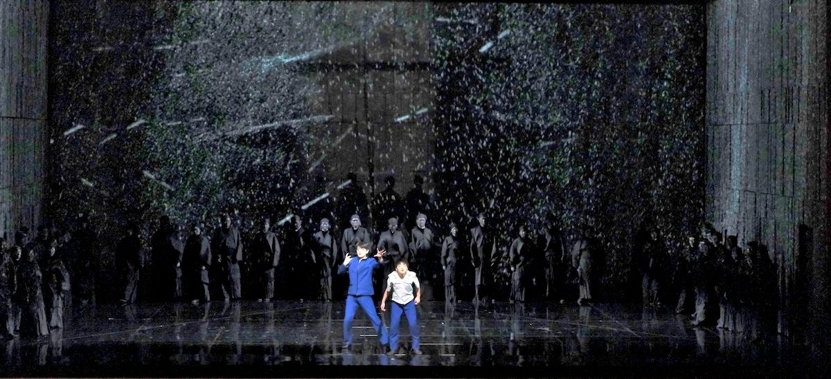2019年東京二期会オペラ劇場公演『金閣時』より 撮影:三枝近志