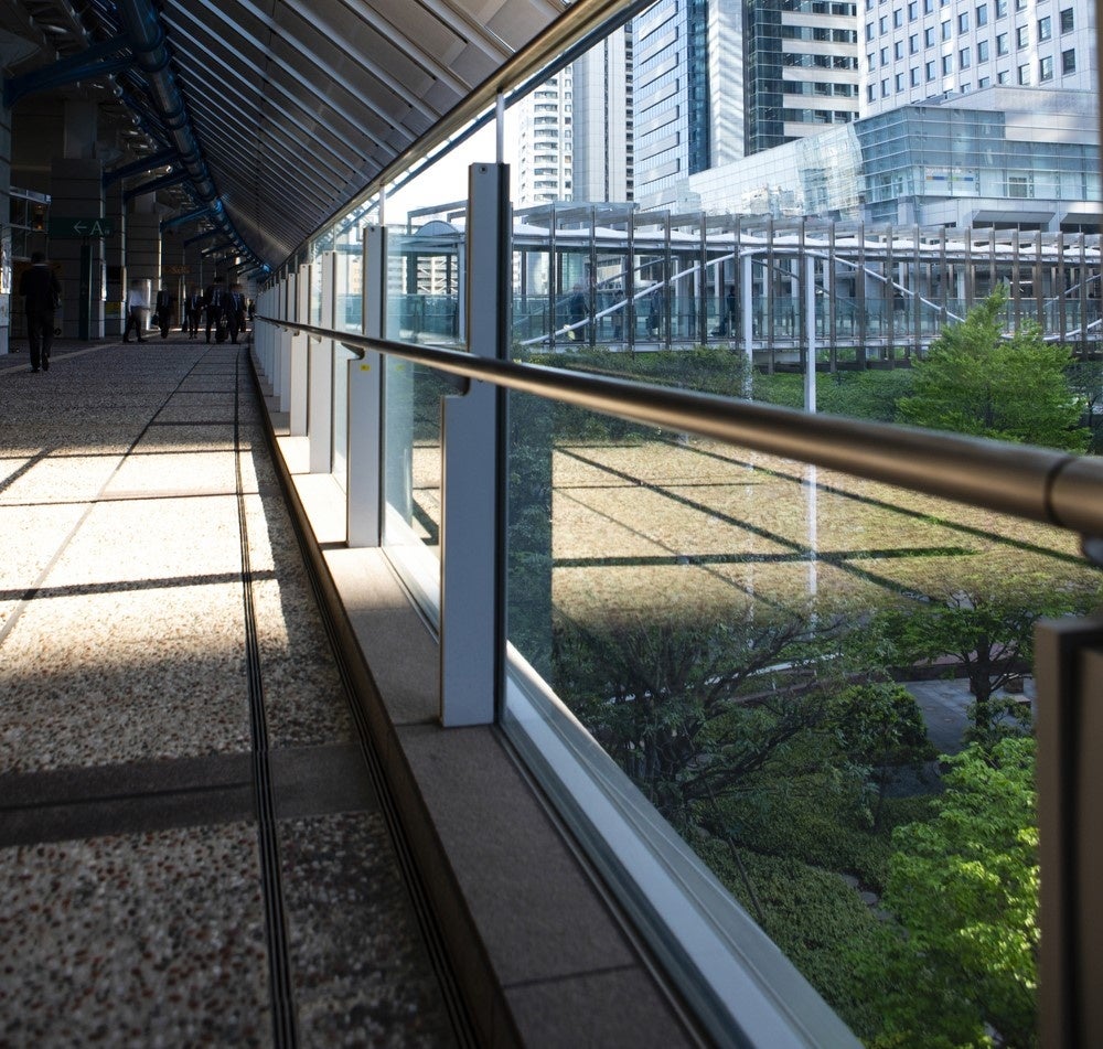 ペデストリアンデッキ「スカイウェイ」