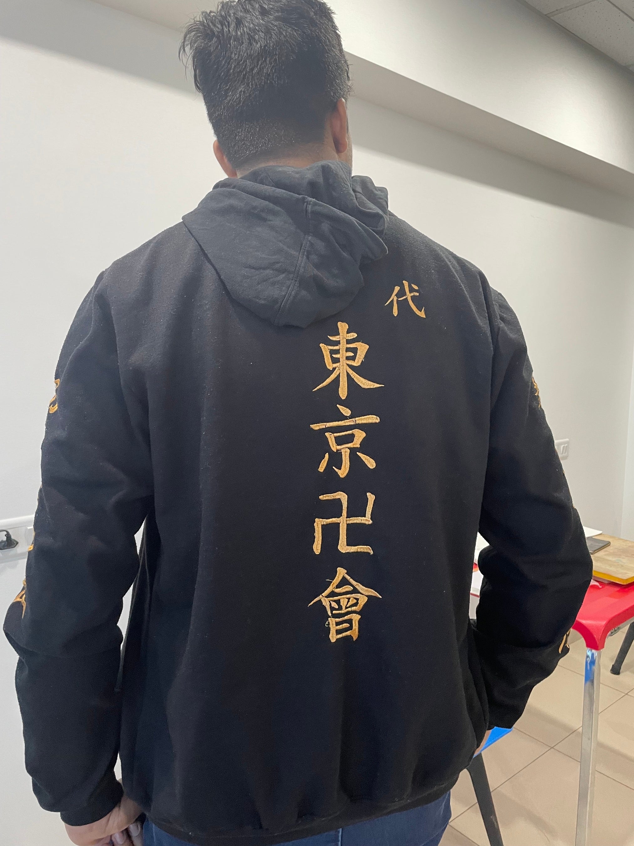 東京リベンジャーズのスウェットをオンラインで購入した生徒