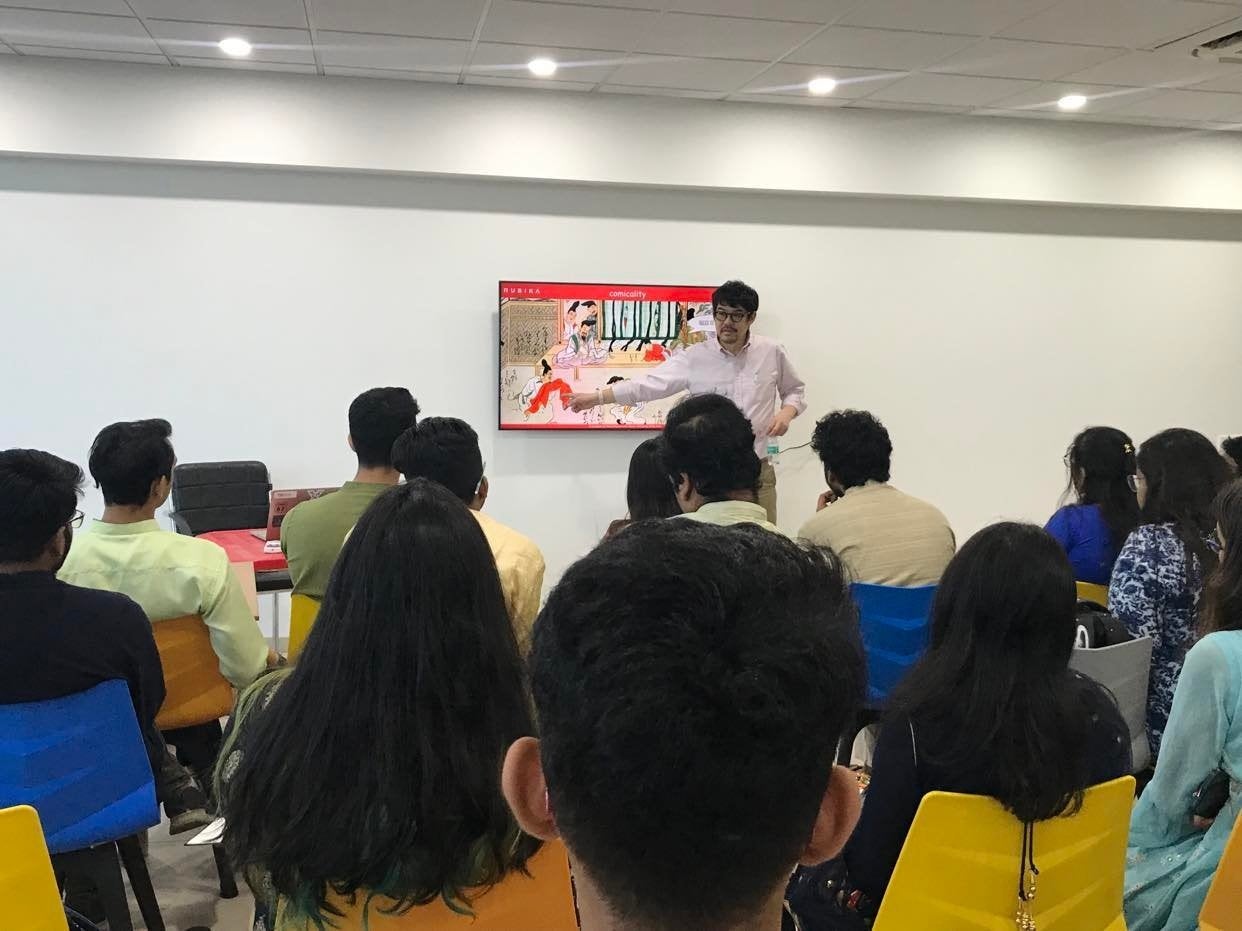 川向氏の講義中の様子