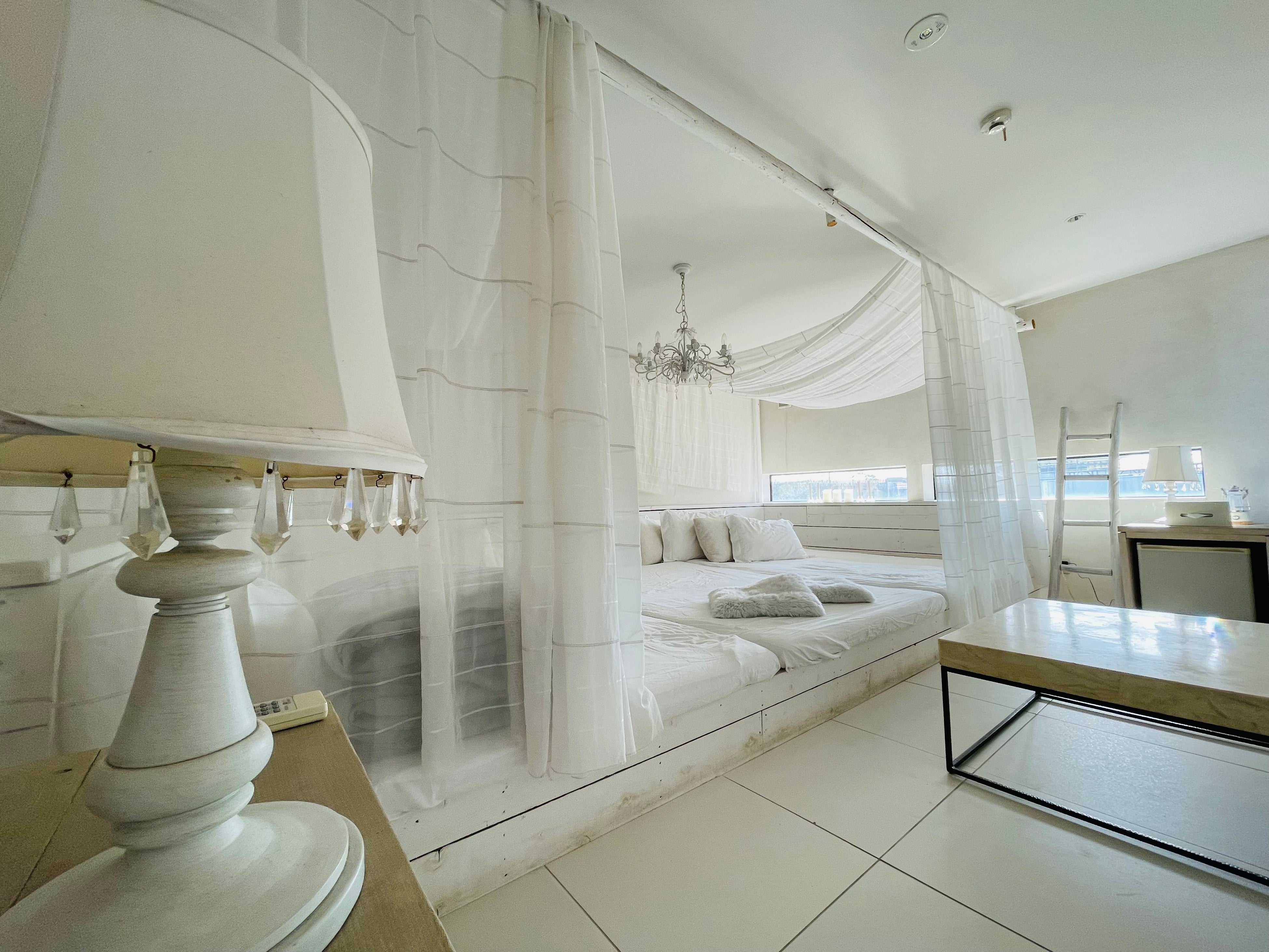 フェミニンホワイト