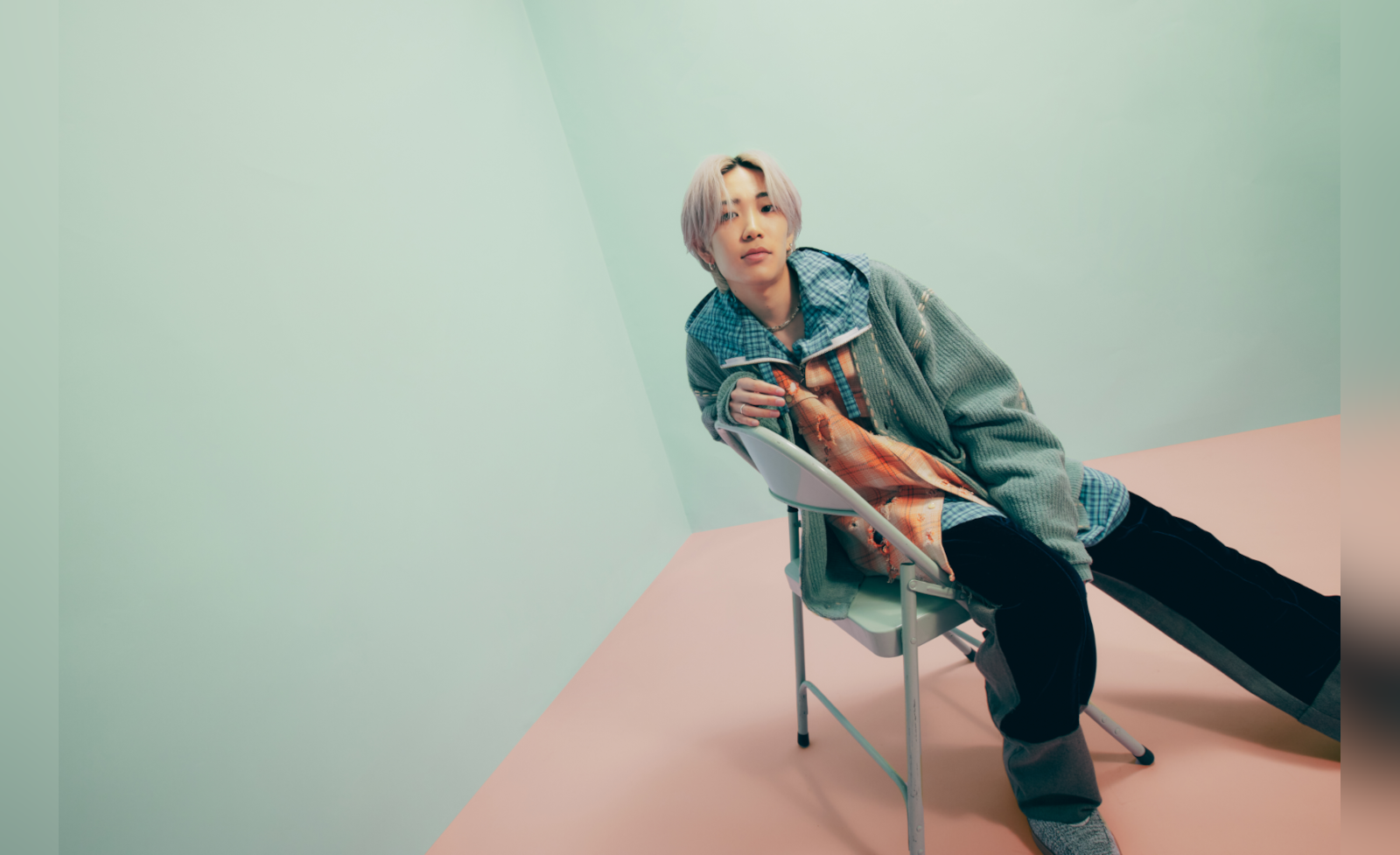 いま話題の漫画『写らナイんです』がオンラインくじで初登場