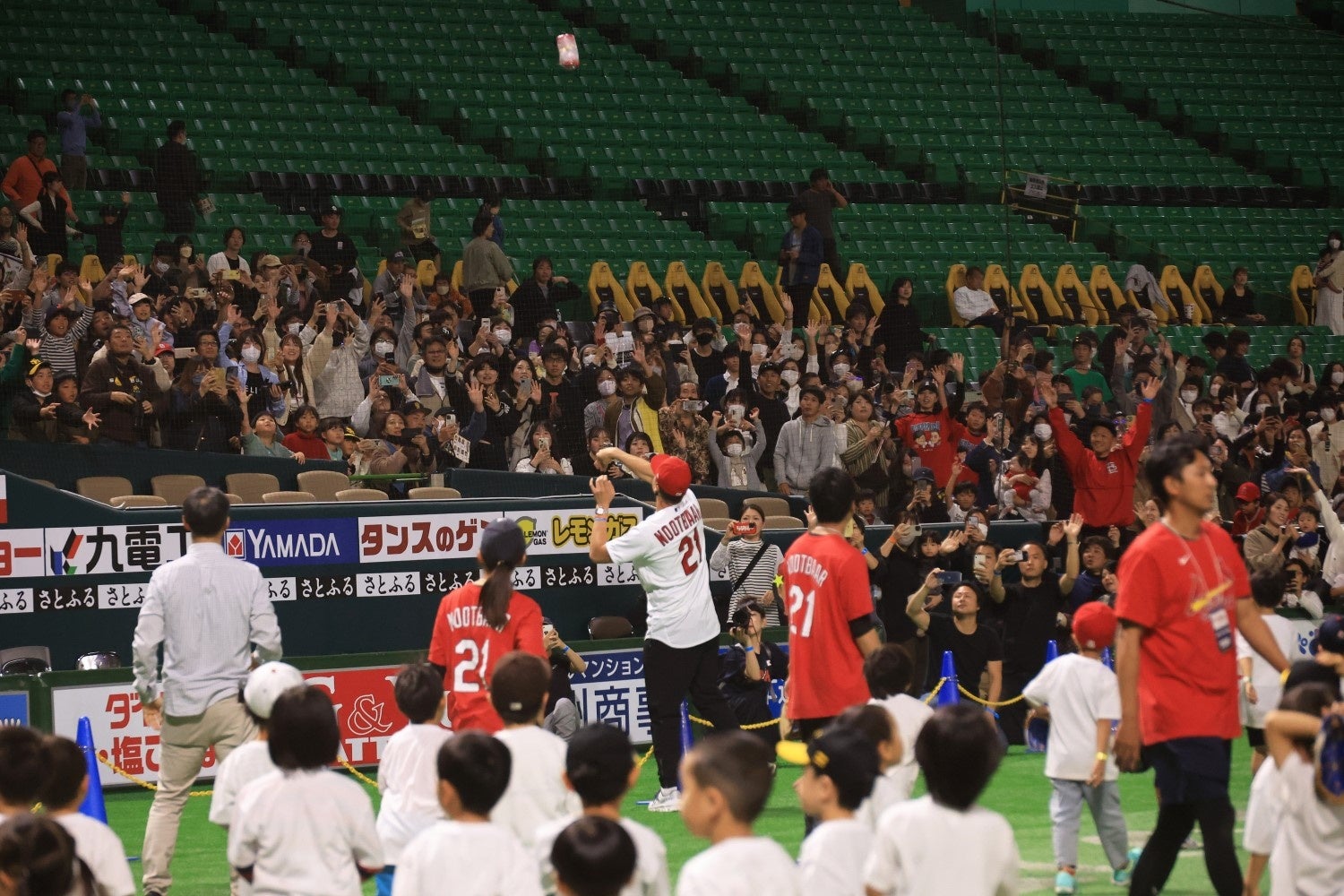 福岡の子どもたち・ファンとの交流を楽しんだヌートバー選手