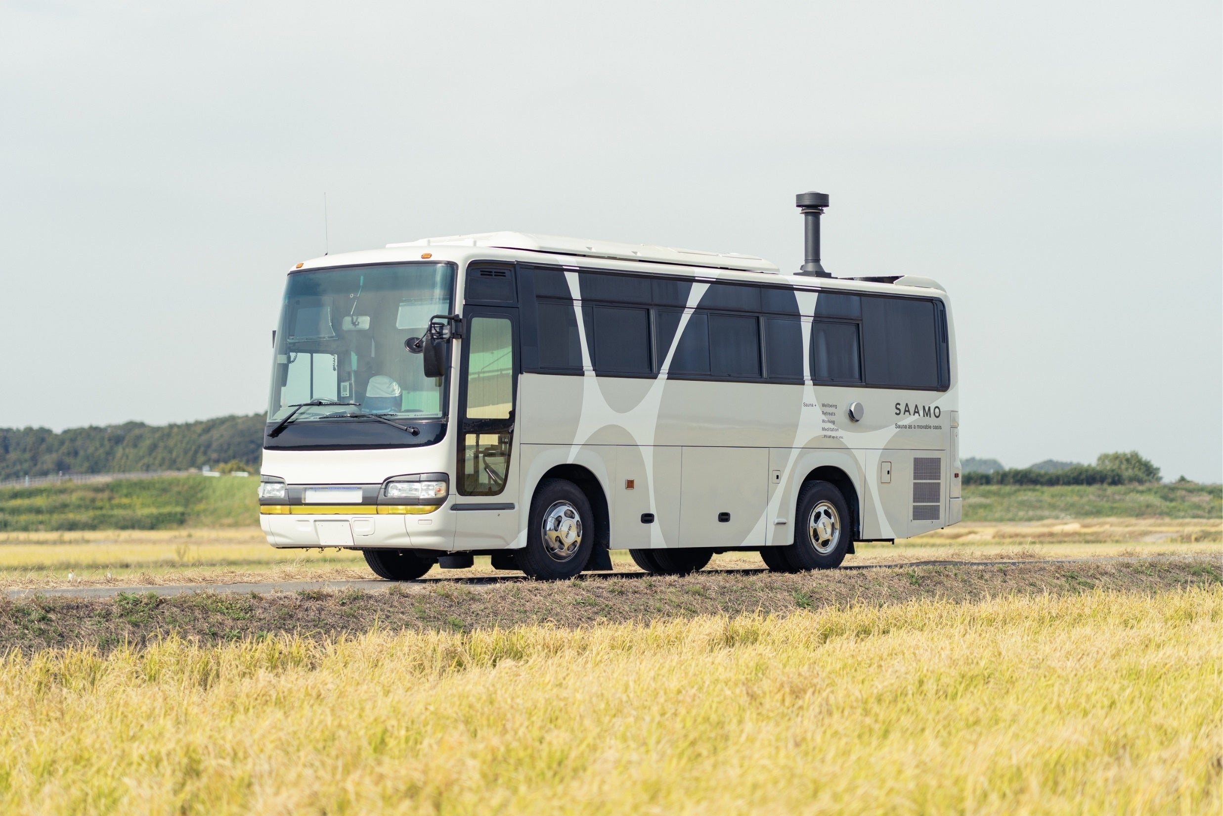 サウナを備えたオフグリッド移動空間「SAAMO」が完成 | アドレス