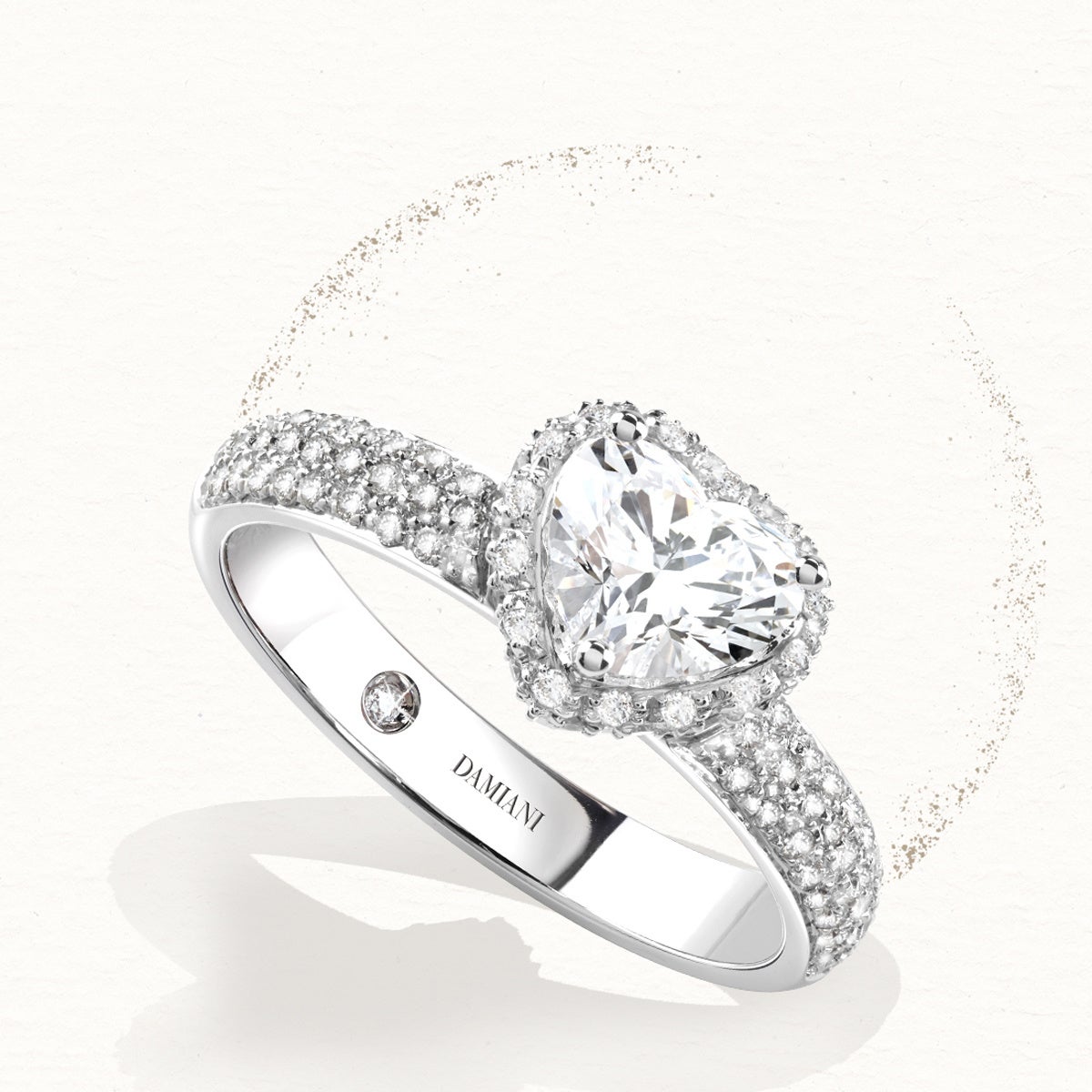 ハートシェイプが可憐なミヌー エンゲージメントリング（PT×ダイヤモンド）