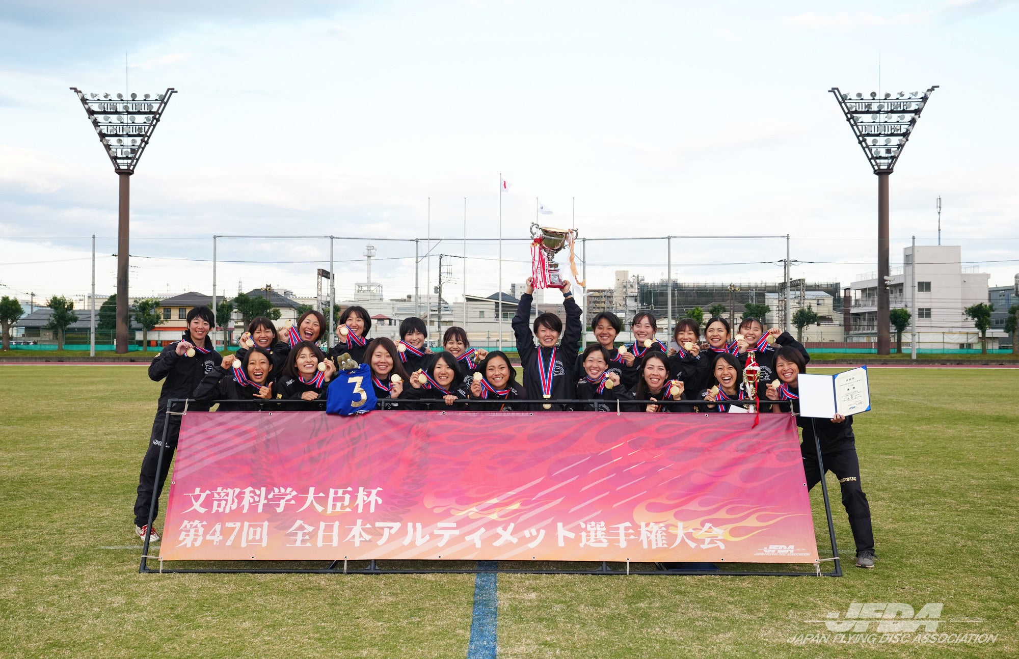 ウィメン部門 準優勝：MUD