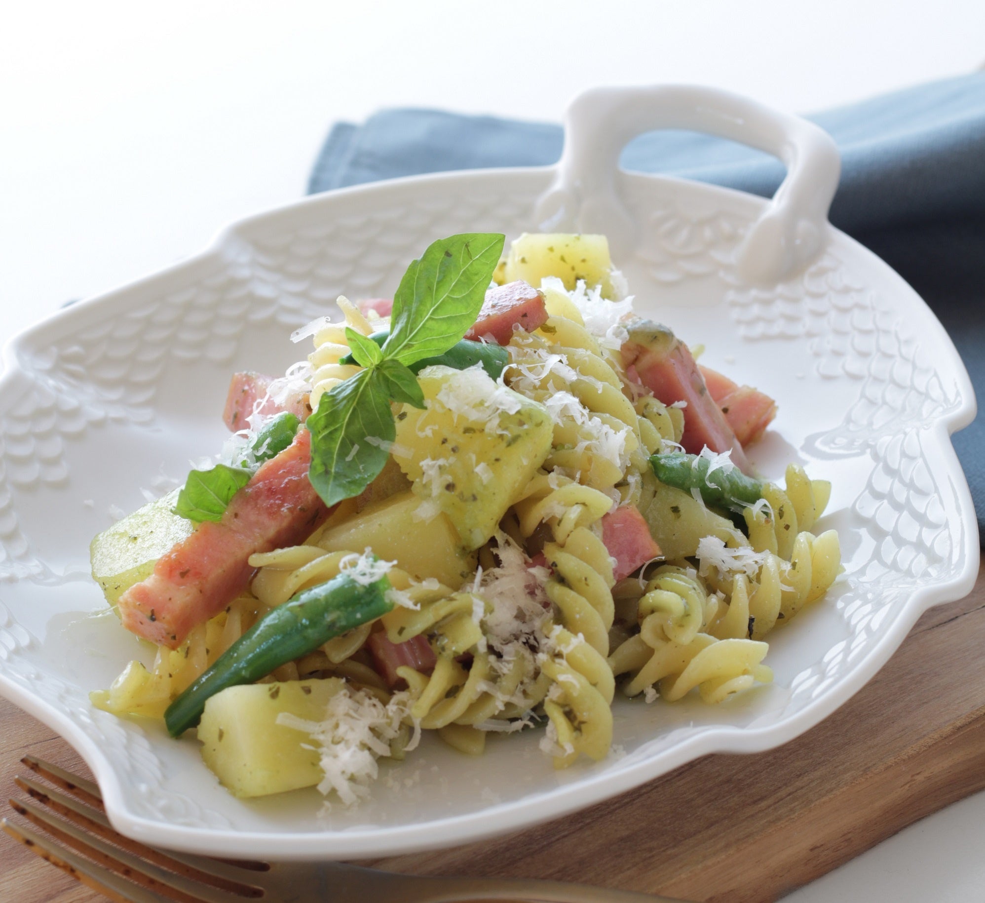 【AGNESIフジッリ アレンジ例】ベーコンと野菜のバジルフジッリ