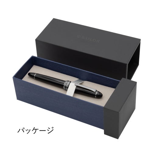 高級感と落ち着きを合わせもった黒の輝き 『長刀研ぎ万年筆