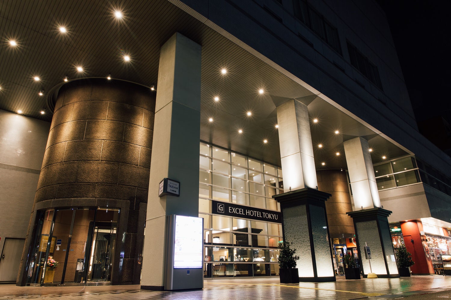 ホテルエントランス　