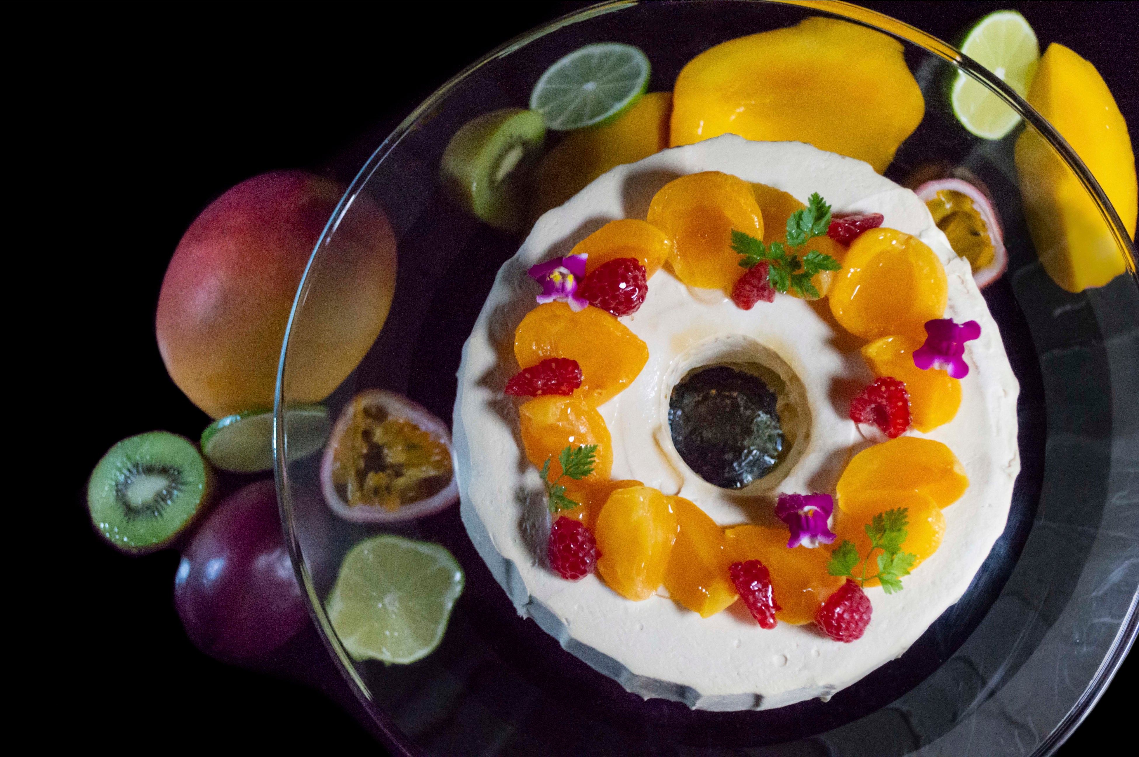 黒糖とすもものシフォンケーキ イメージ