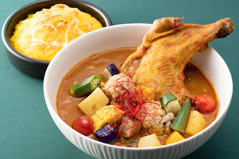 但馬の味どり骨付き鶏ももとゴロゴロ大阪野菜　山椒風味のスープカレー