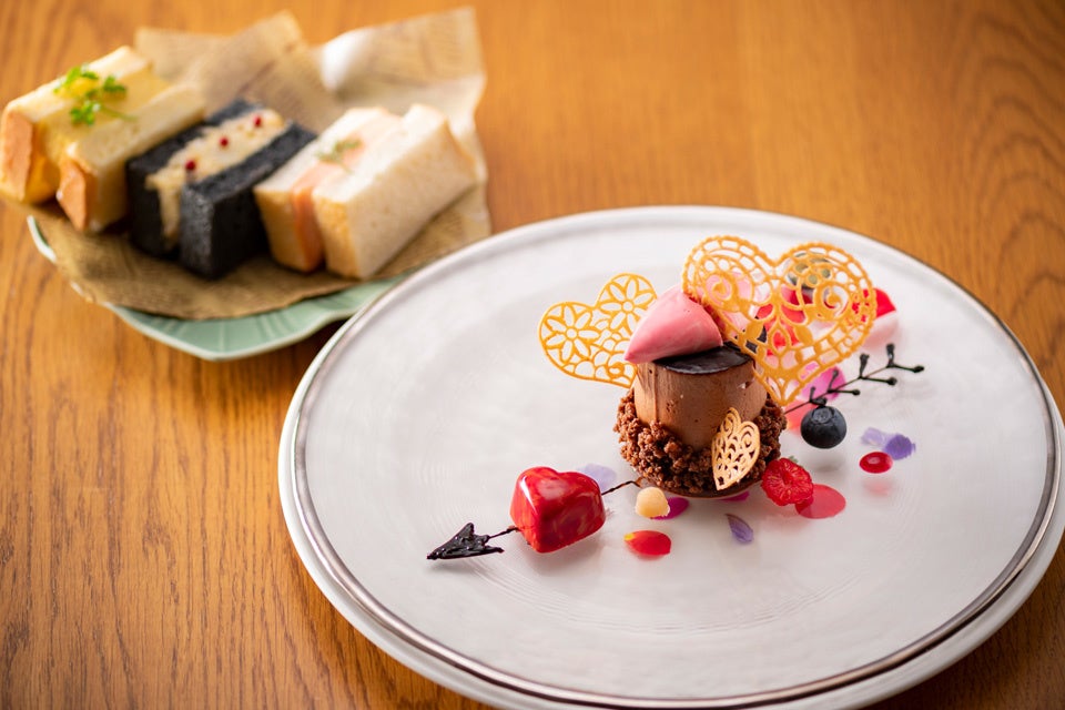 2022年2月：『Amour chocolat』 ～トンカ香るチョコレートムース・ 苺ミントソルベ・苺ローズボンボン～