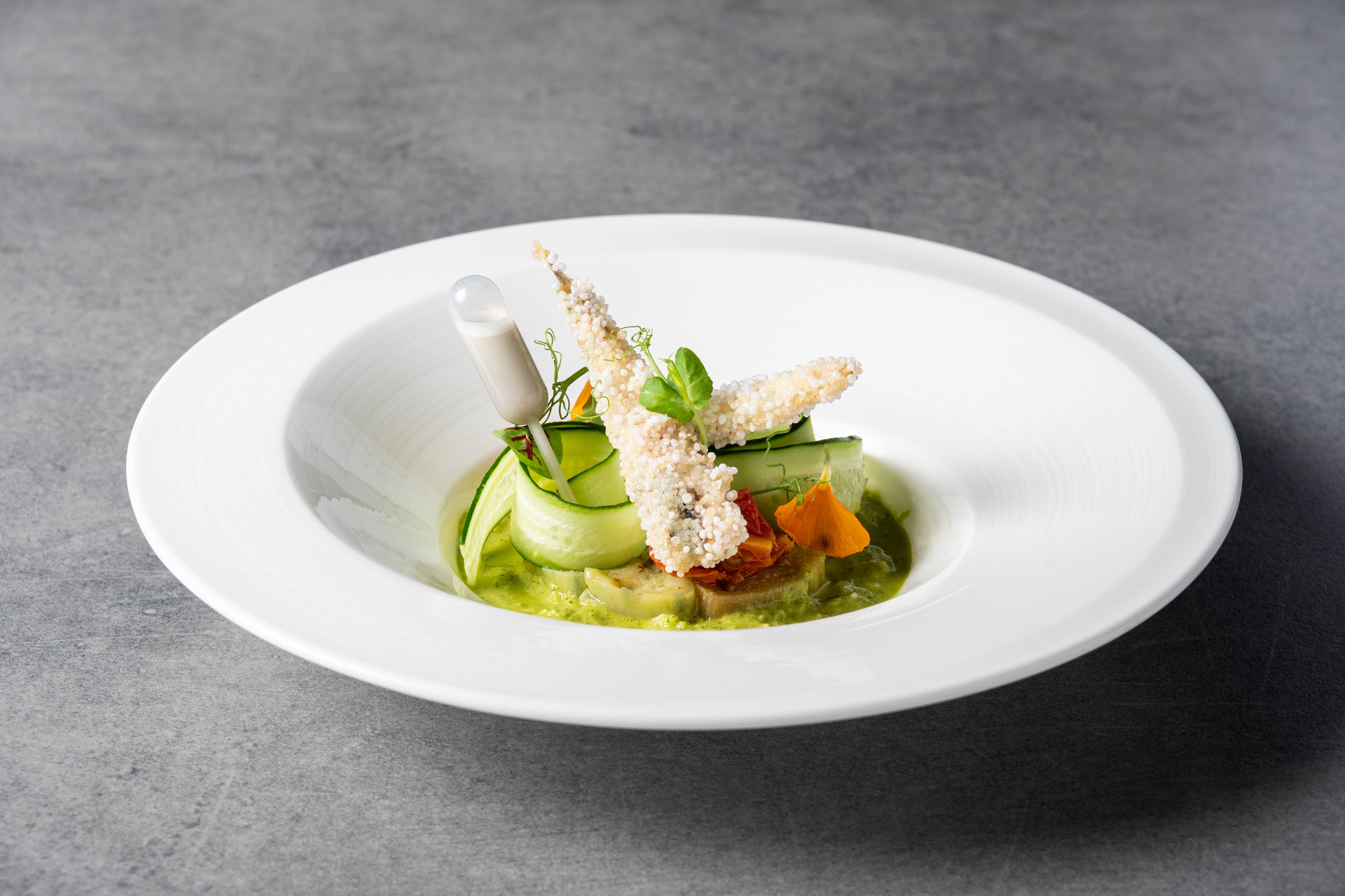 メヒカリのフリット サラダ仕立て キュウリのヴィネグレットとスープドポワソン