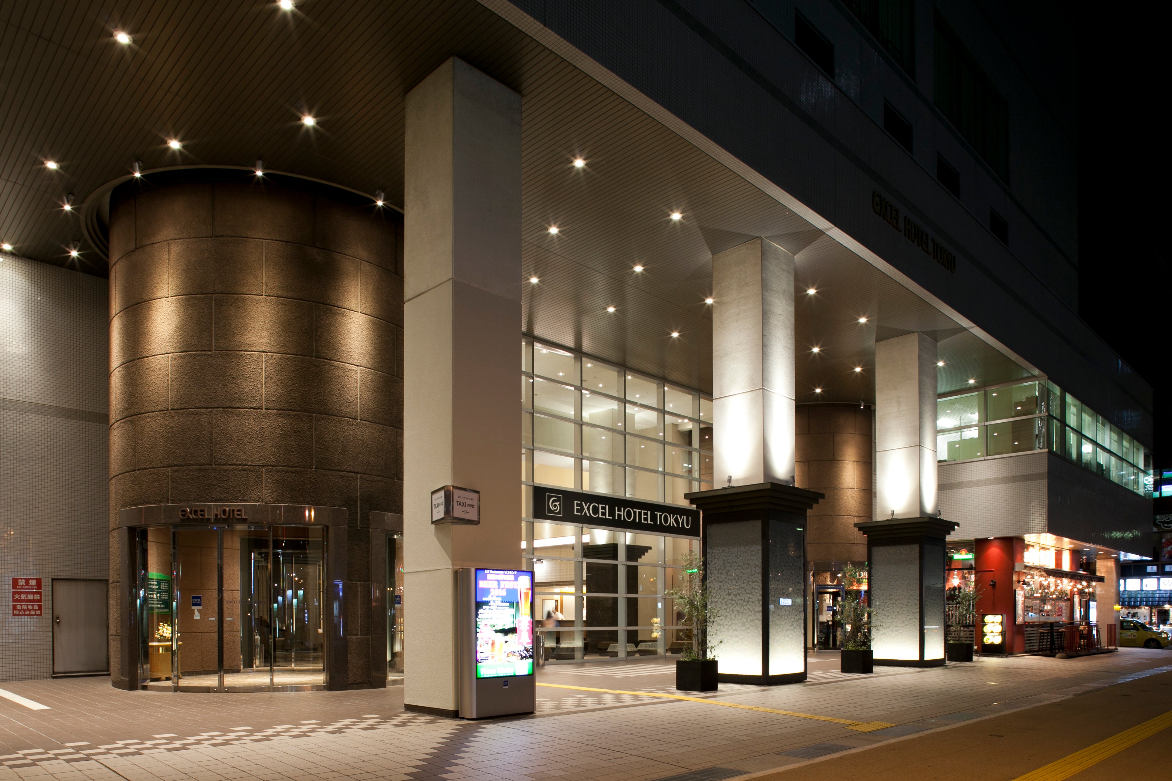 ホテルエントランス