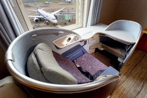 フライト気分を味わえるファーストクラスシート