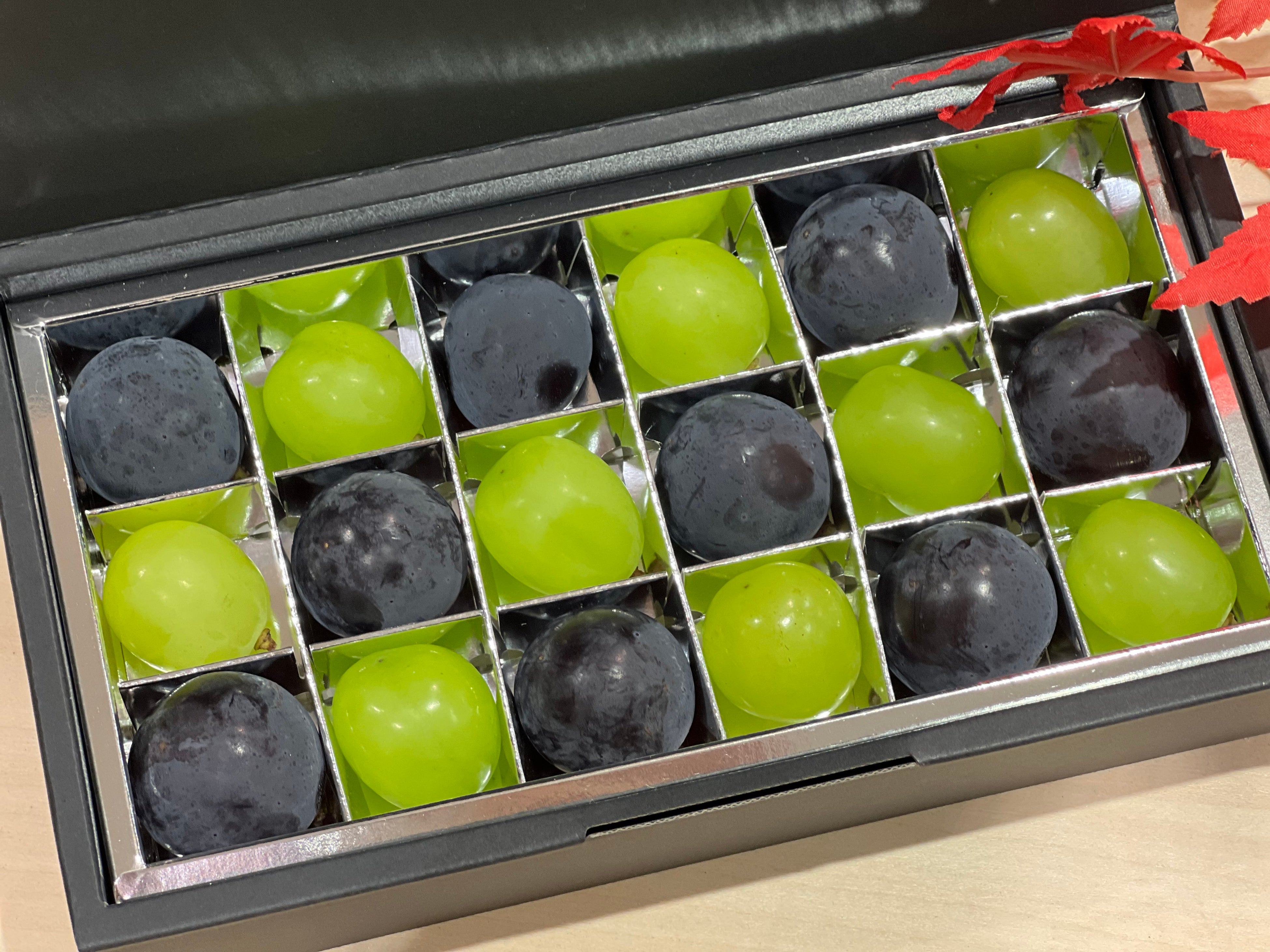 ぶどうの宝石箱（シャインマスカット・ピオーネ）