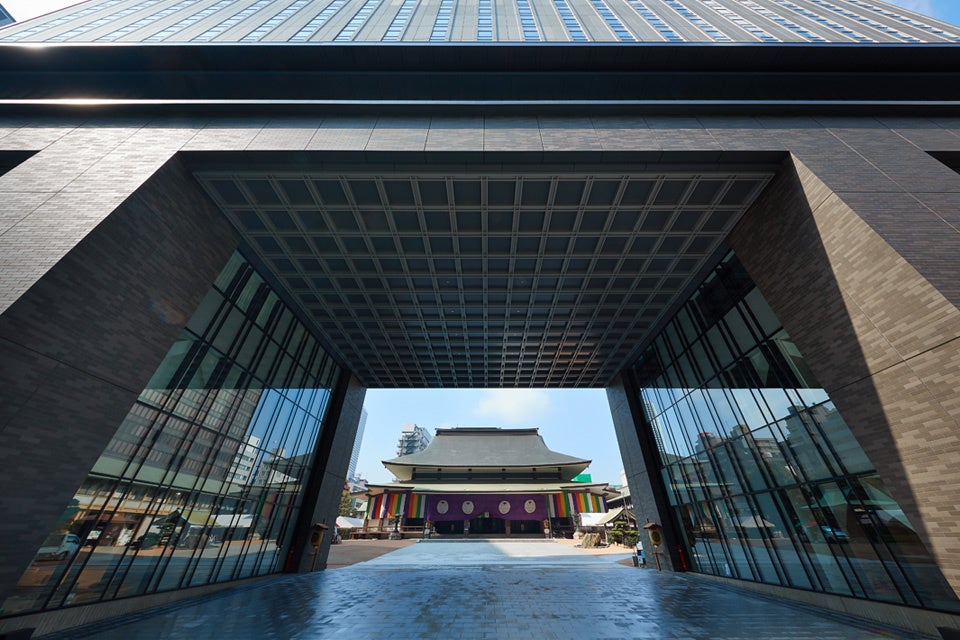 【昼景】山門と本堂