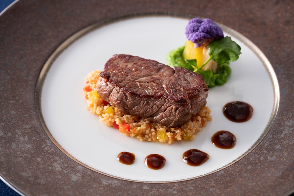 肉料理：なにわ黒牛のステーキ　トリュフソース